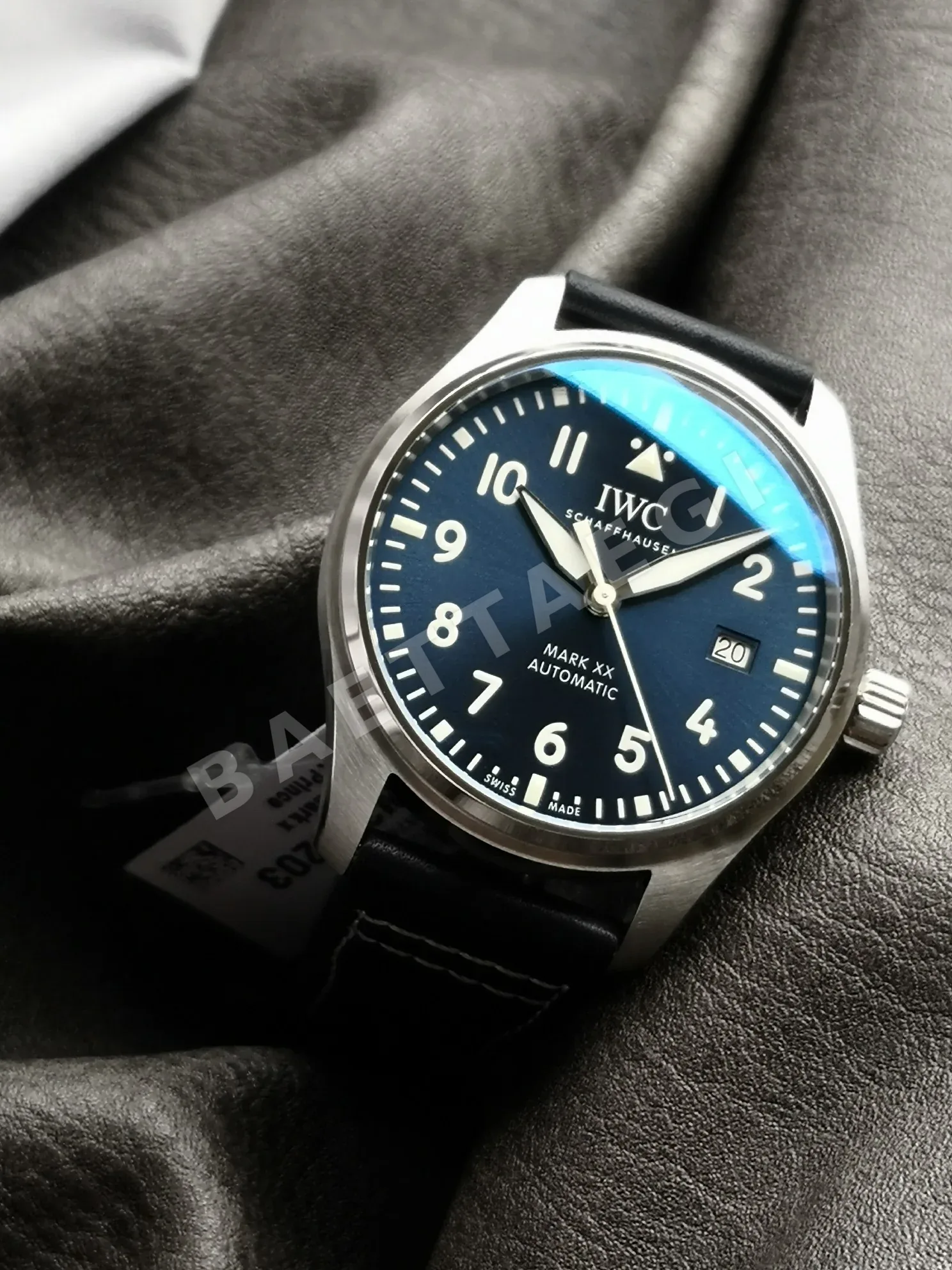 IWC 마크 XX 파일럿 시계 블랙 다이얼 사파이어 글라스 42477