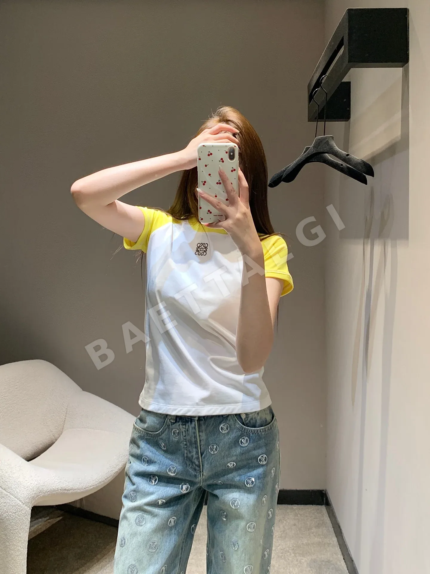 로에베 컬러 블록 자수 반팔 티셔츠 상세 이미지 9