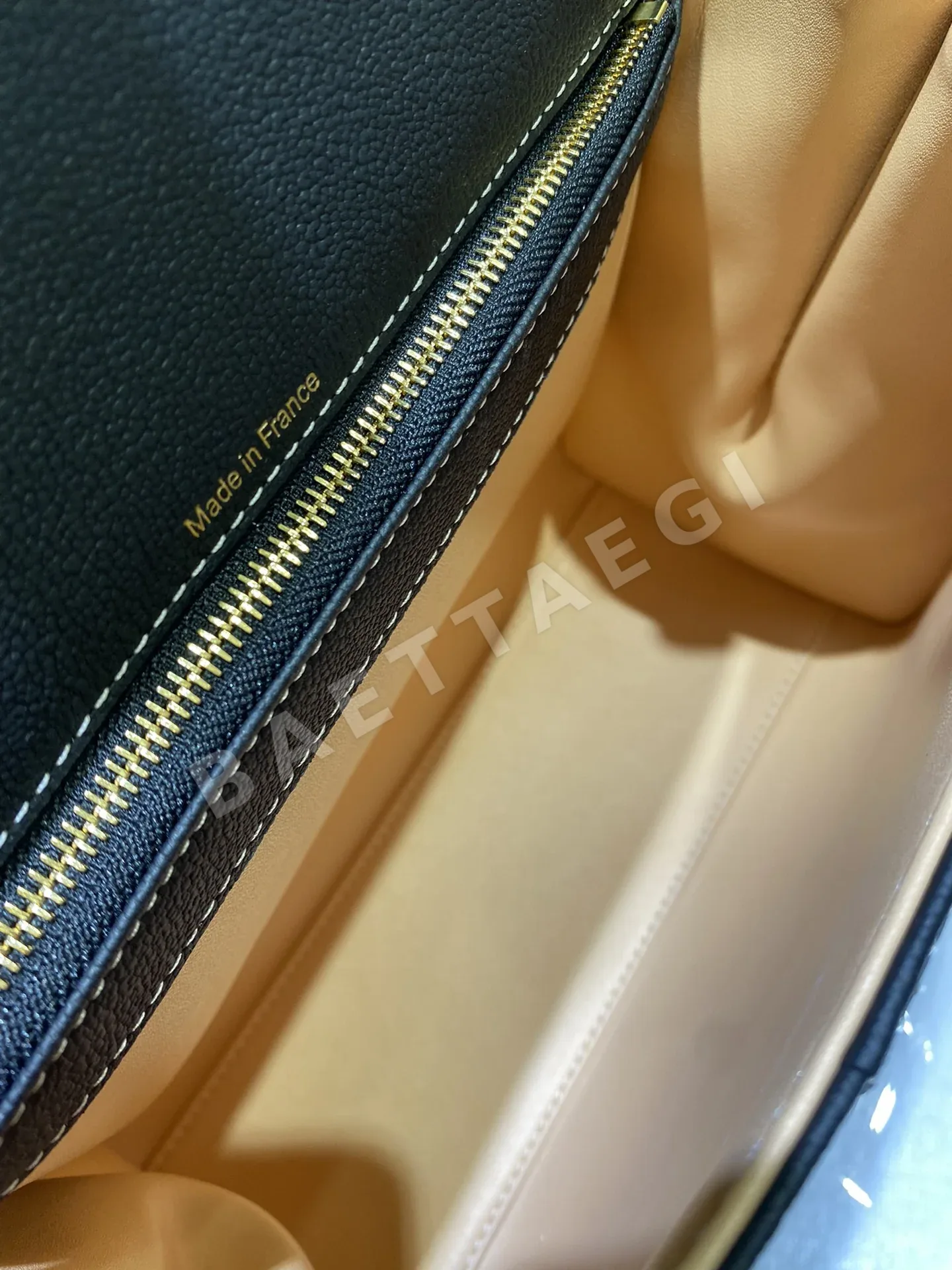 델보 PM 블랙 스티칭 가방 상세 이미지 8