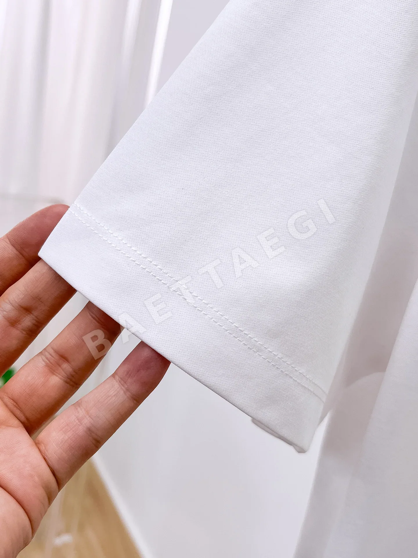 지방시 라운드넥 남성 반팔 셔츠 상세 이미지 7