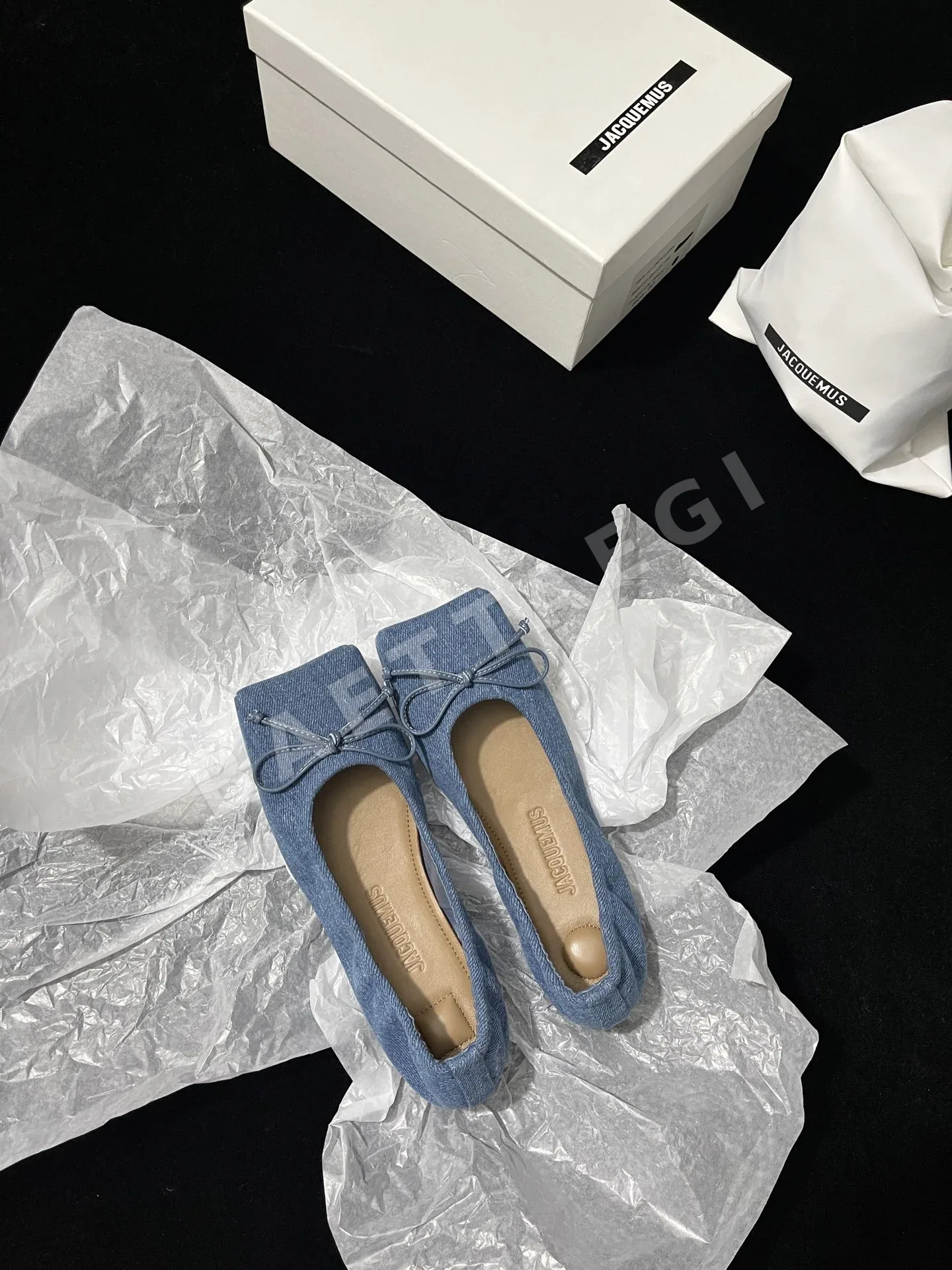 자크뮈스 스퀘어 토 리본 여성 신발 상세 이미지 2