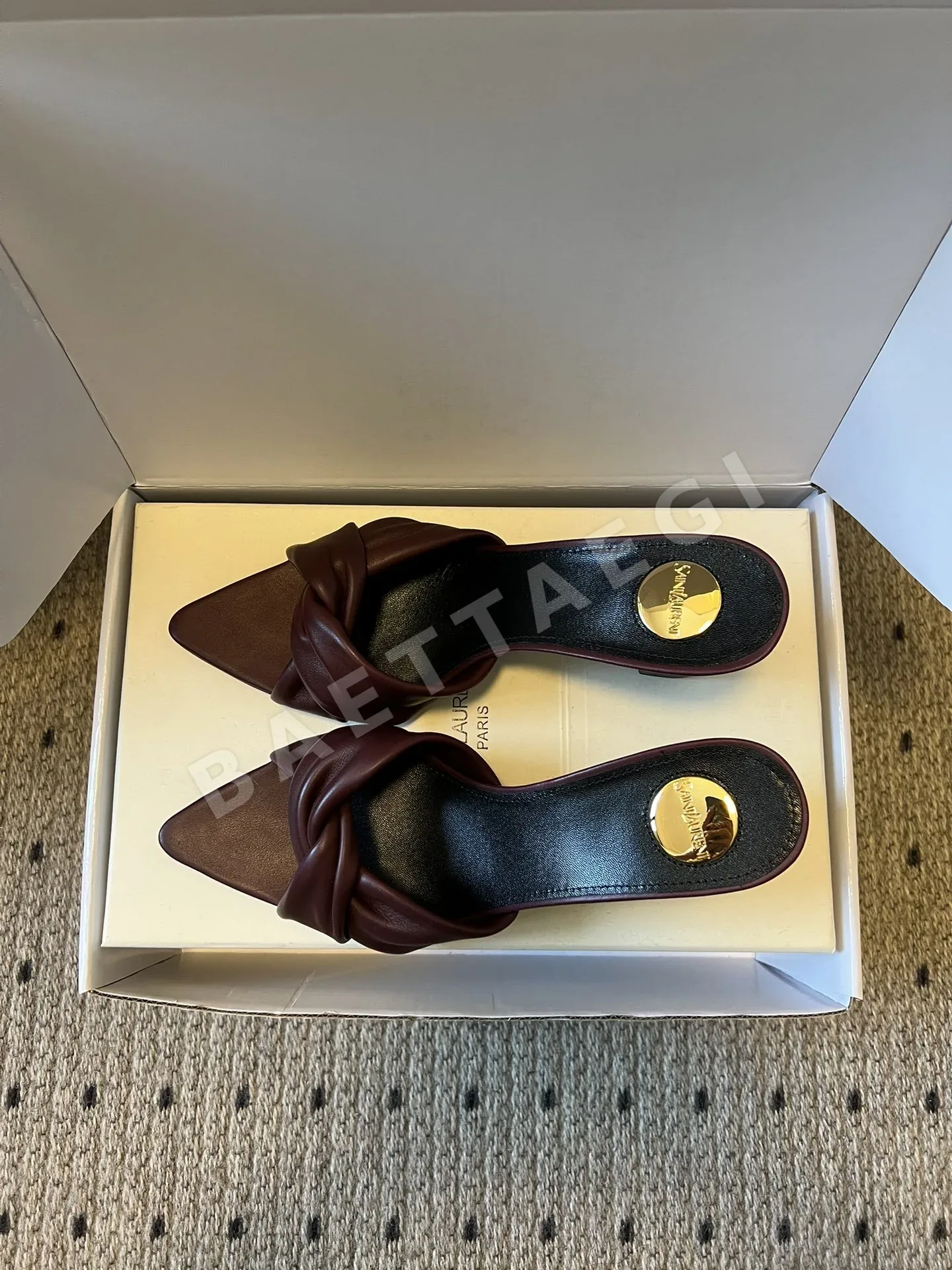 생로랑 스티치 포인티드 토 뮬 힐 신발 9576 상세 이미지 5