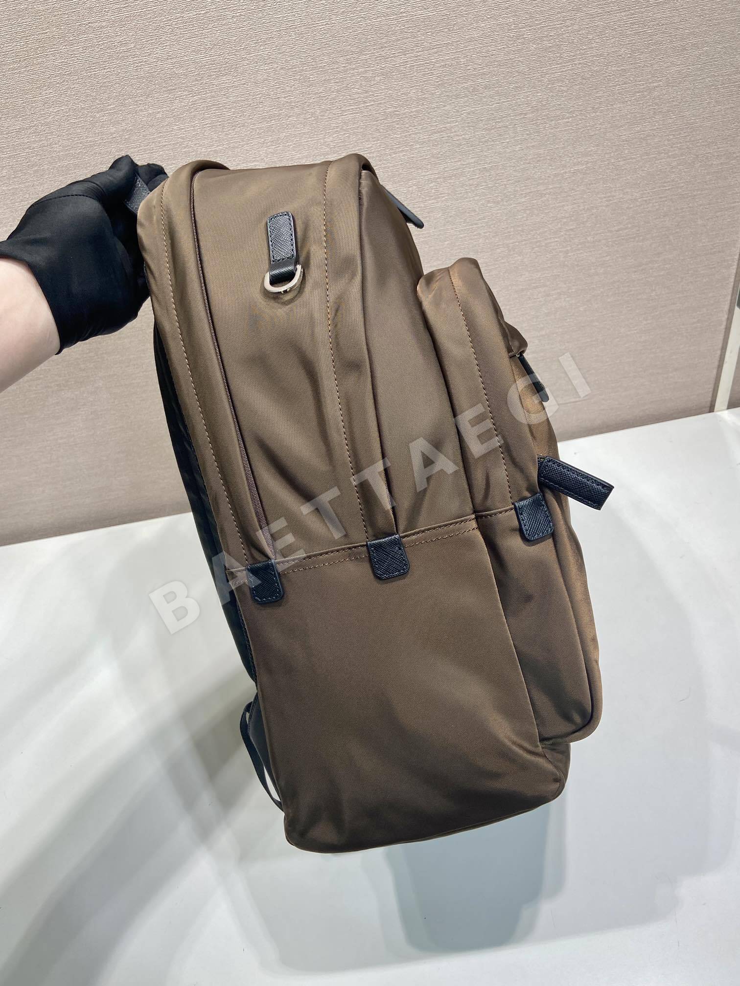 프라다 나일론 미니멀 백팩 2VZ048 상세 이미지 5