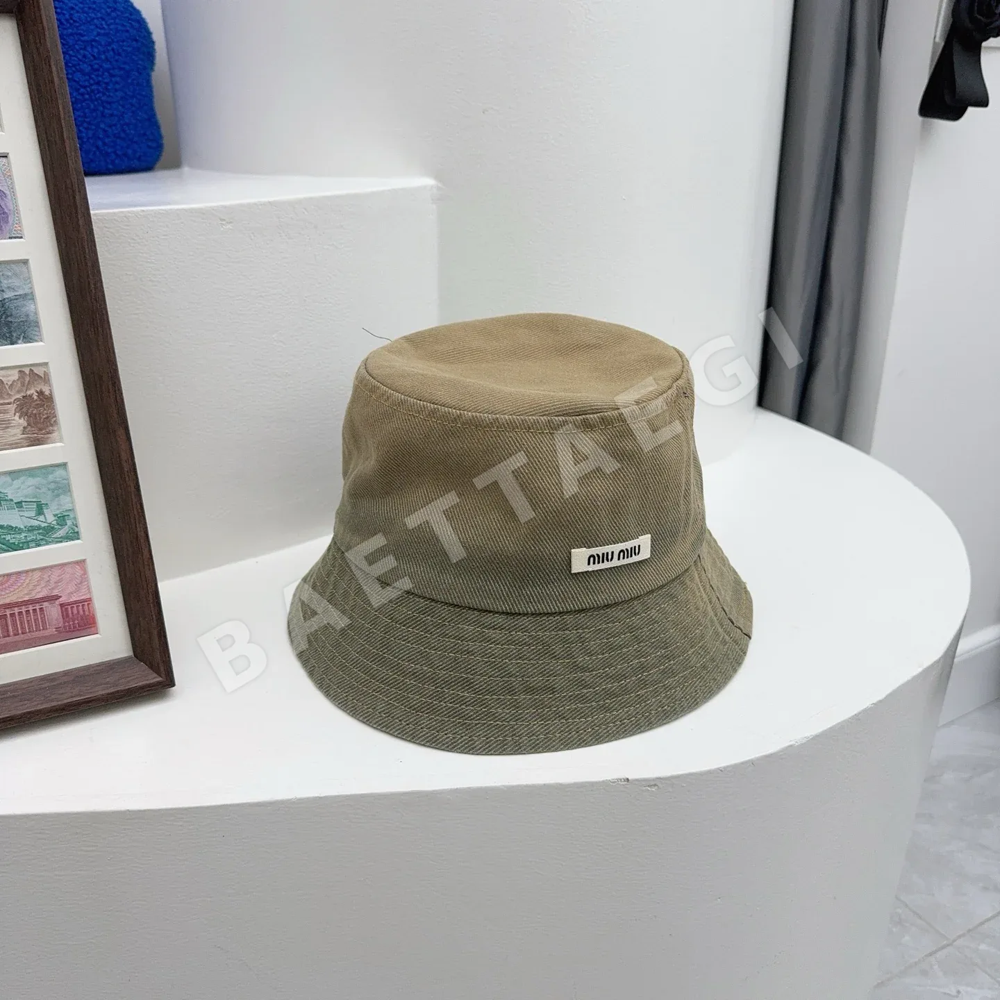 미우미우 워시드 데님 그라데이션 버킷햇 상세 이미지 4