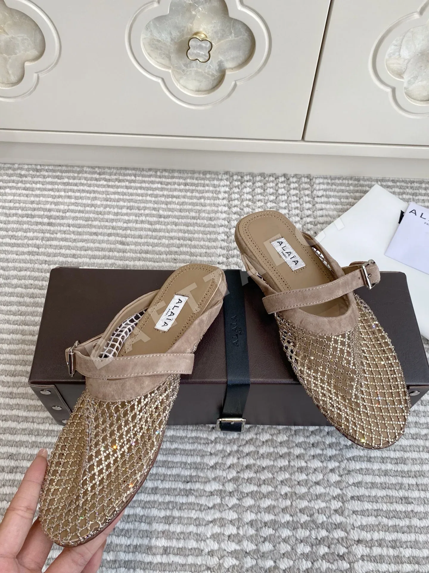 알라이아 크리스탈 메시 메리 제인 발레 슈즈 상세 이미지 2