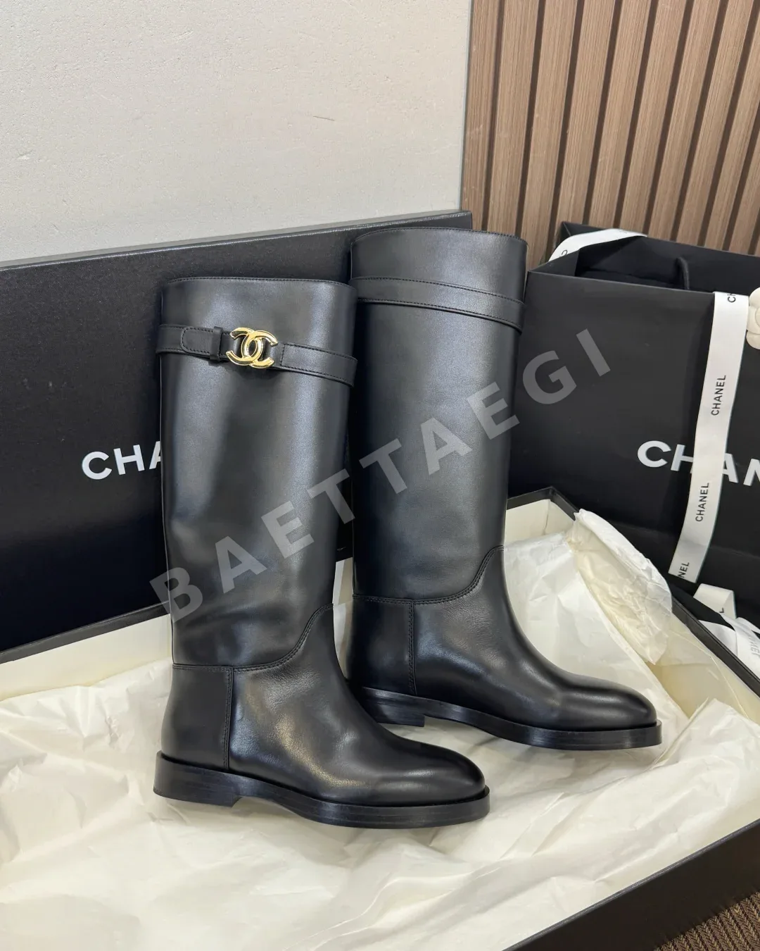 샤넬 부츠 더블 C 메탈 버클 상세 이미지 3
