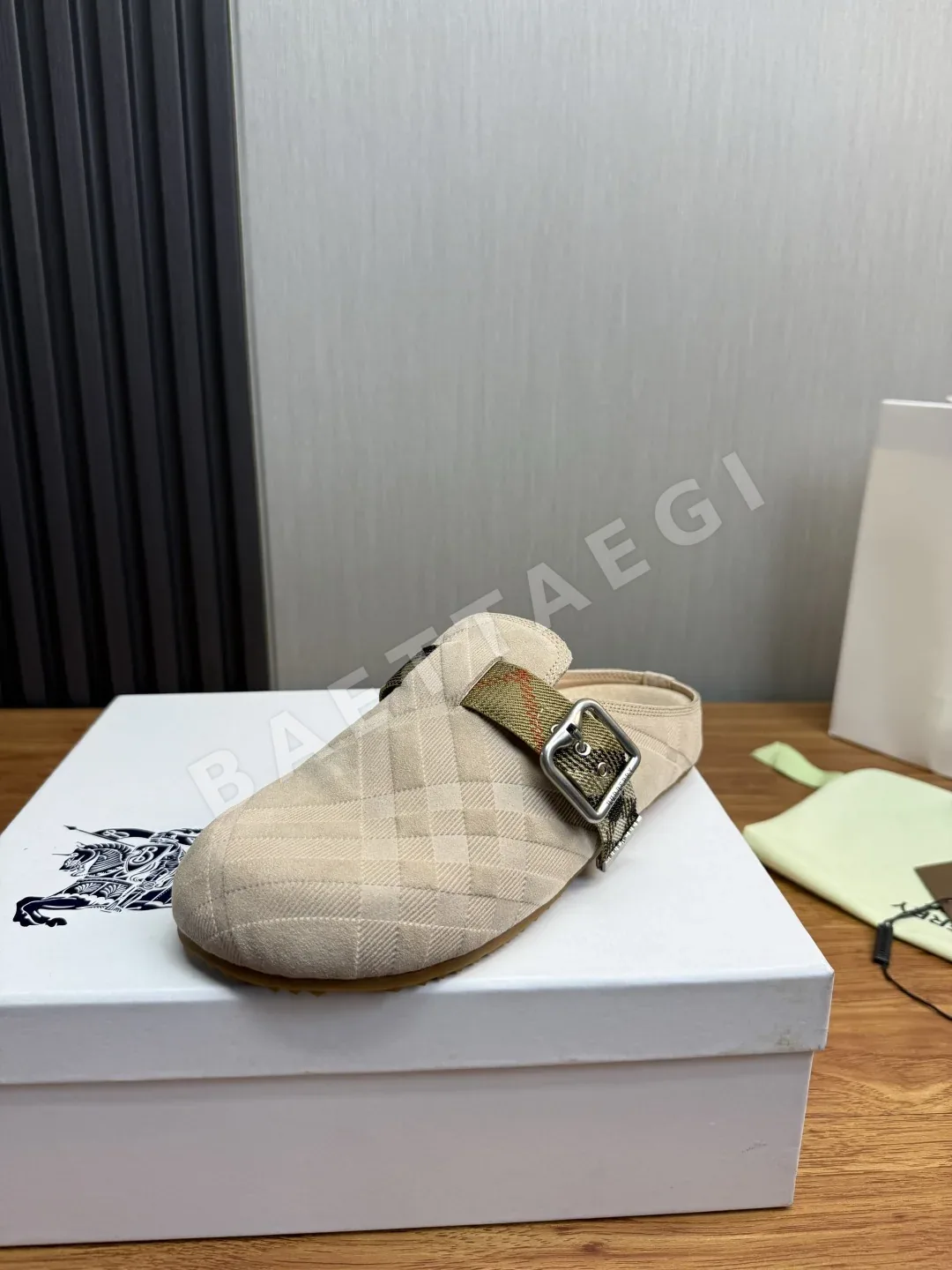버버리 샌들 소가죽 158632