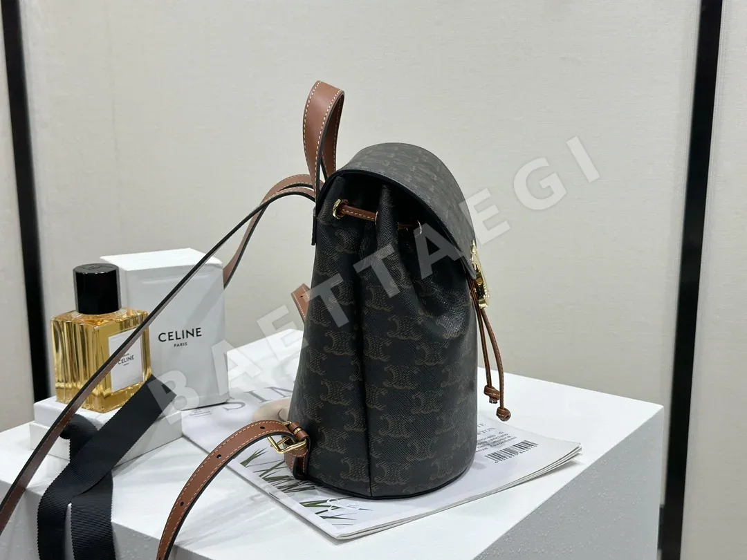 셀린느 로고 프린트 소가죽 백팩 상세 이미지 4
