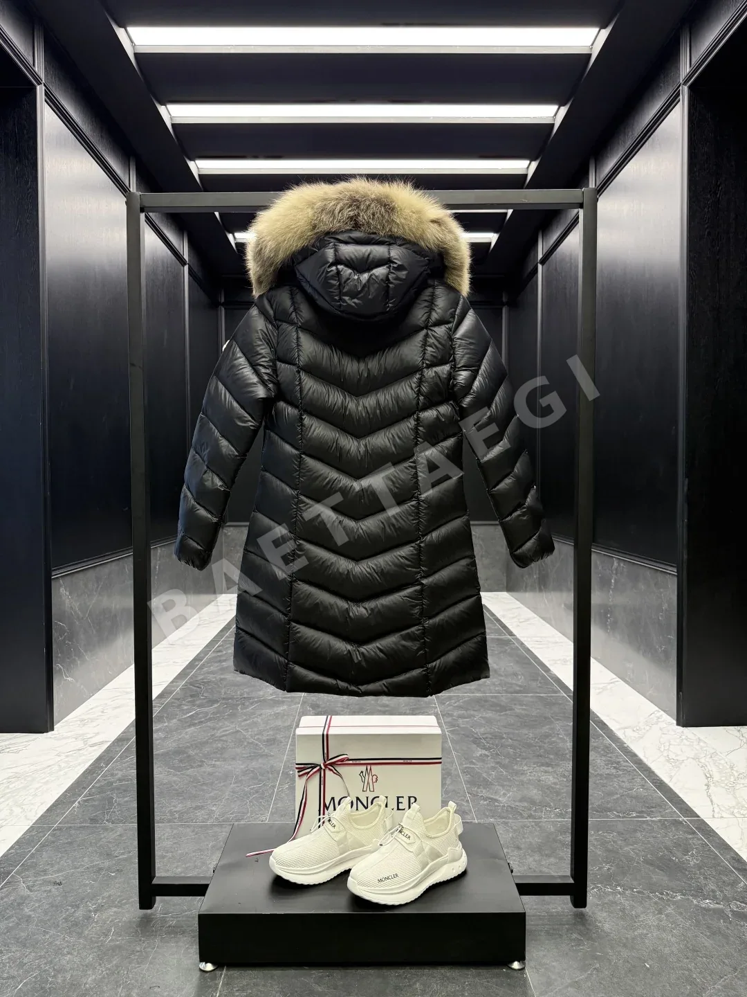 몽클레르 풀마러스 롱 다운 패딩 상세 이미지 9