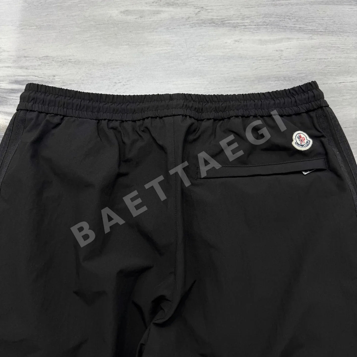 몽클레르 스트라이프 트림 조거 팬츠 상세 이미지 6
