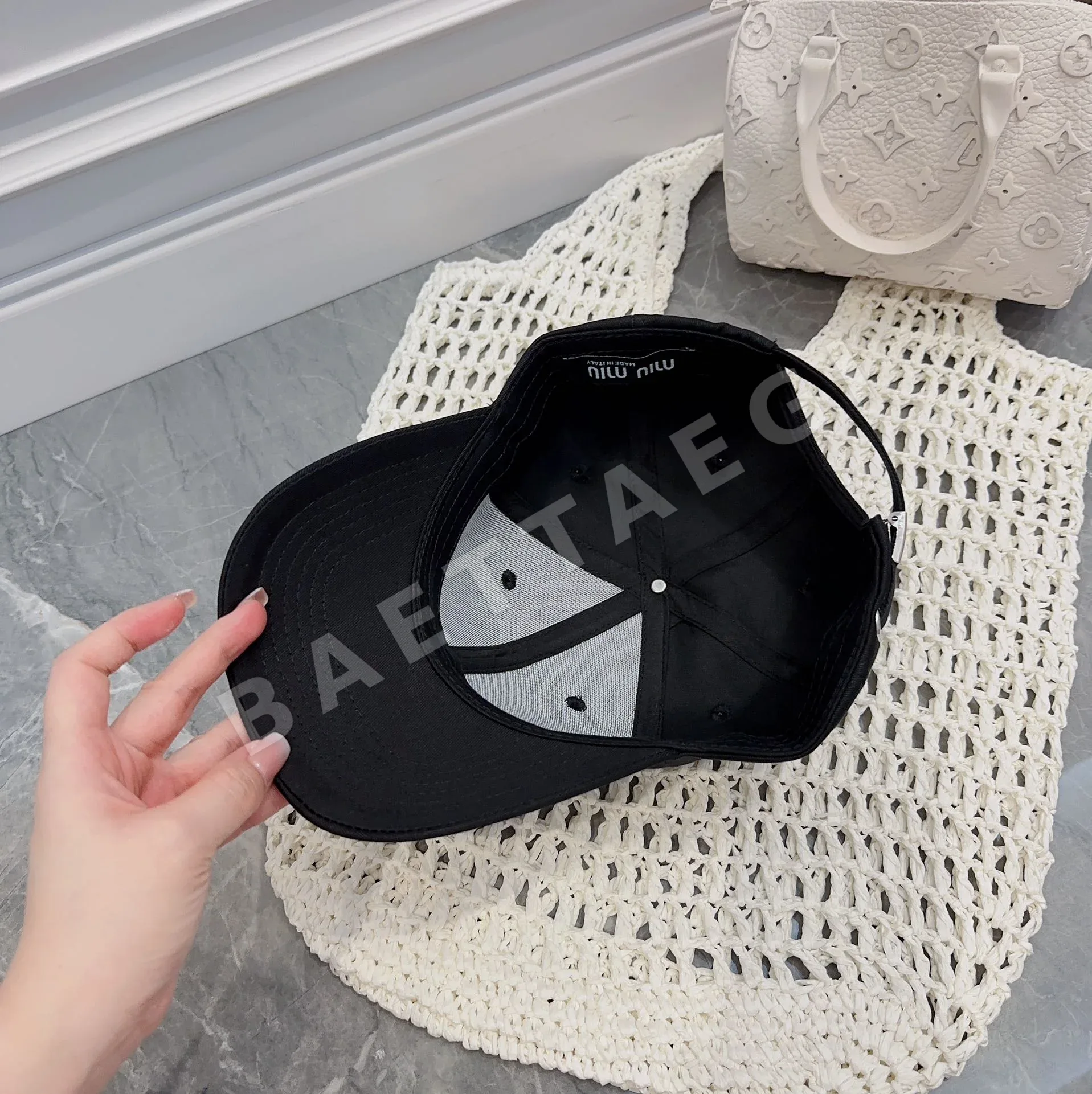 미우미우 모자 79432 Miu Miu Cap 상세 이미지 5