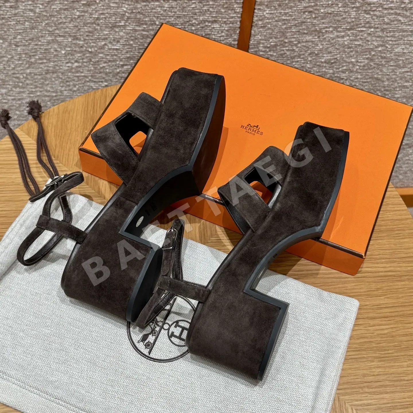 에르메스 잼30 샌들 에베네브라운 가죽 7.5 cm 힐 상세 이미지 4