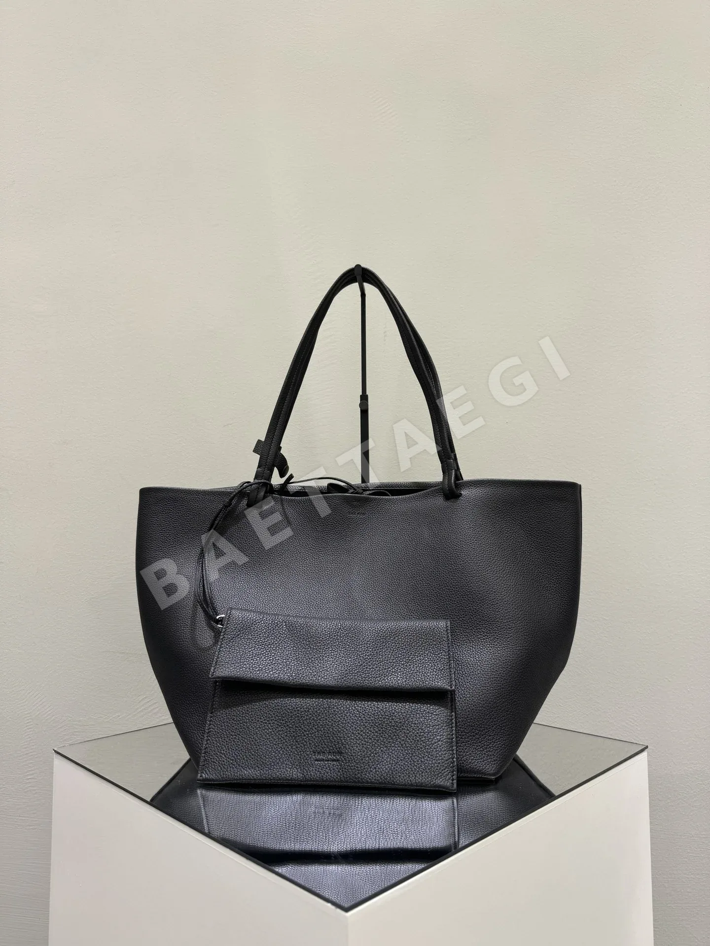 더로우 심플 PU 가죽 대용량 가방 75827