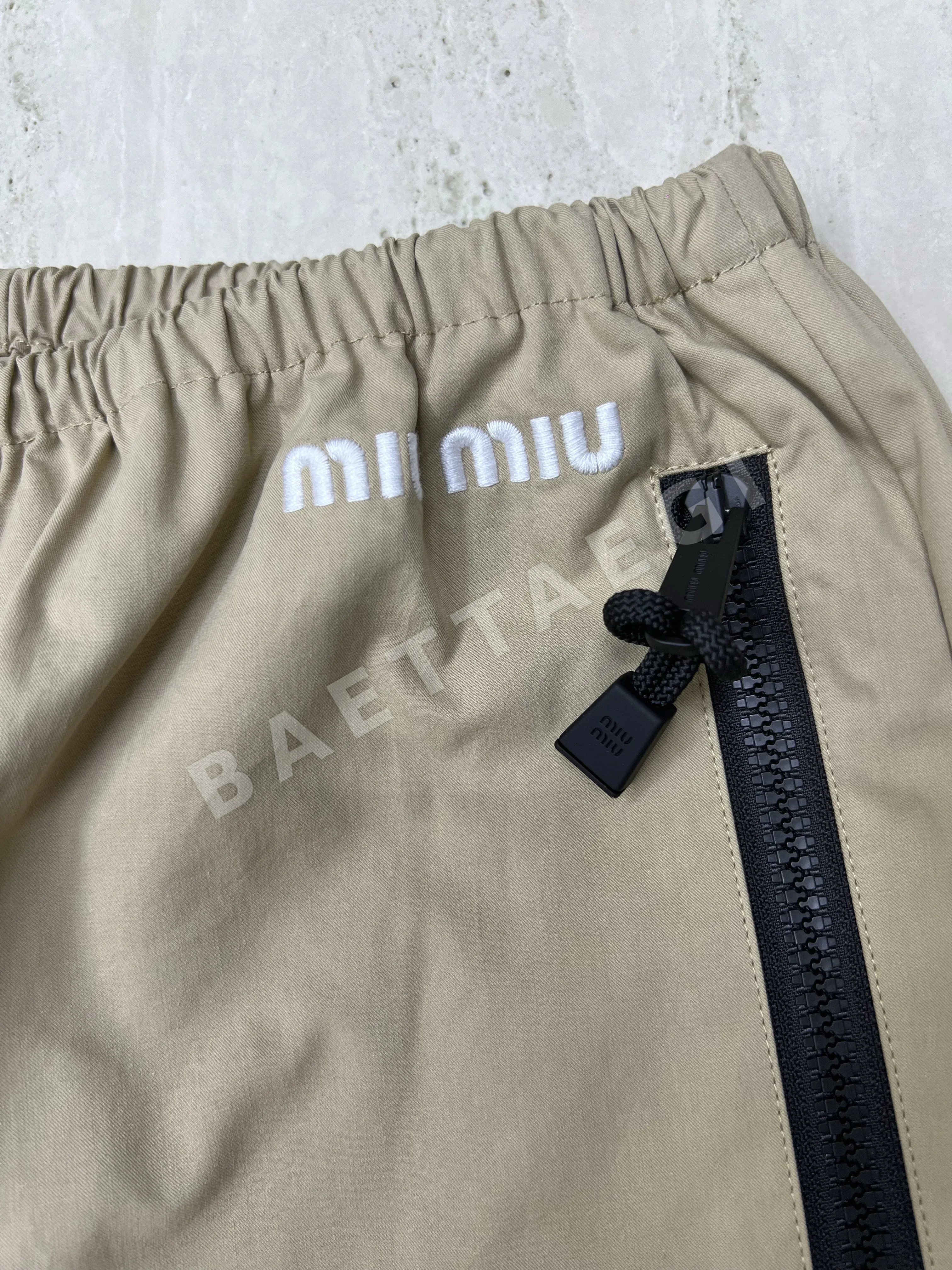 미우미우 코튼 워시드 캐주얼 여성 바지 상세 이미지 7