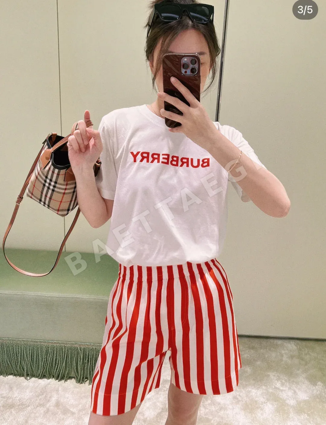 버버리 레트로 미니 버킷 가방 상세 이미지 12