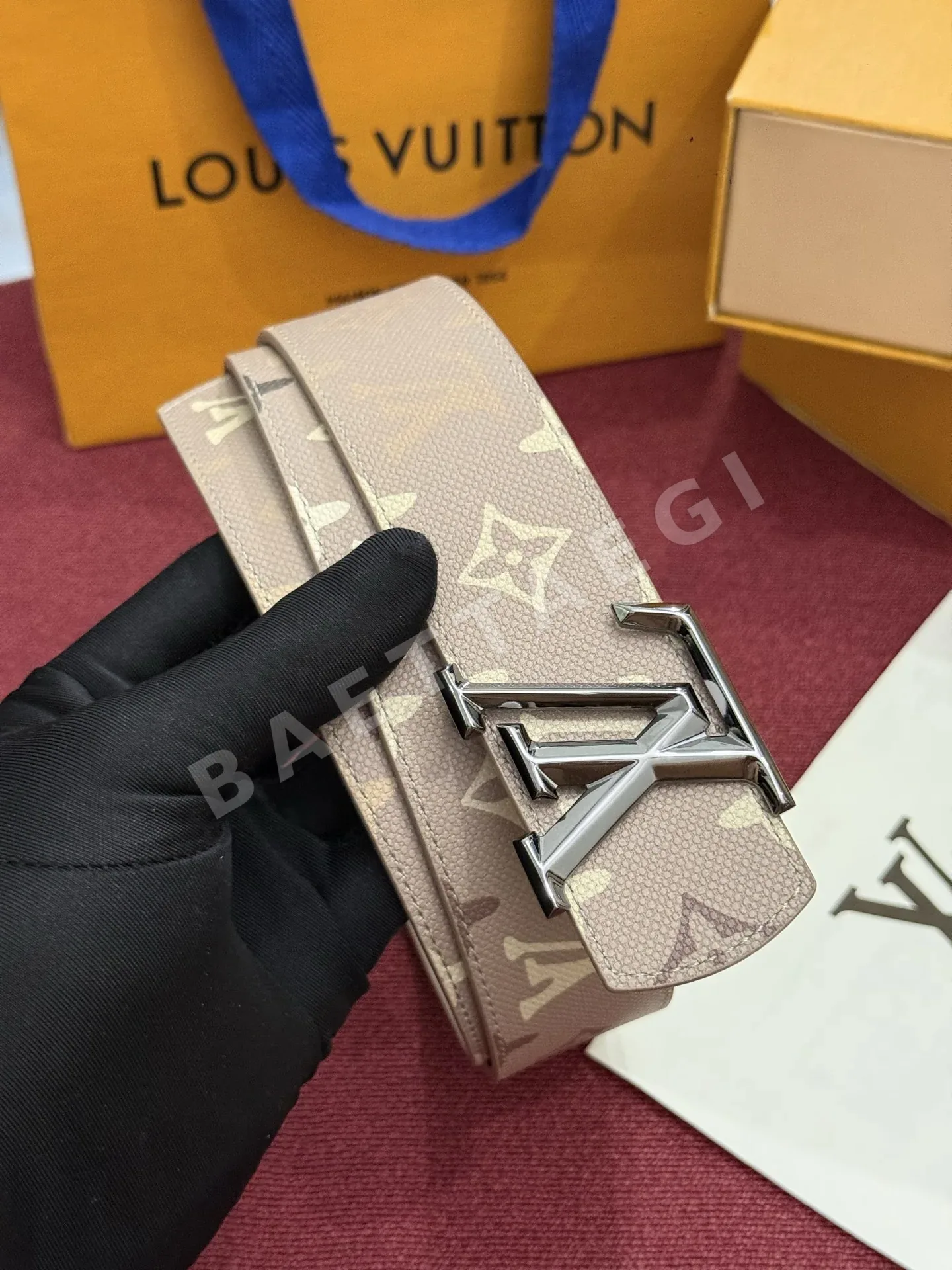 루이비통 디멘션 모노그램 리버시블 벨트 상세 이미지 6