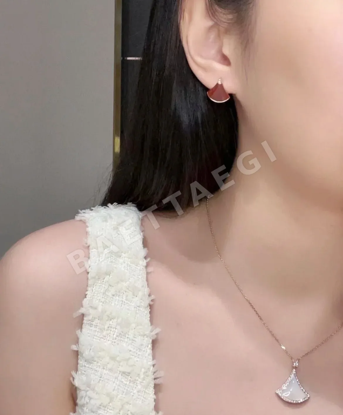 불가리 레드 아게이트 부채꼴 귀걸이 상세 이미지 1