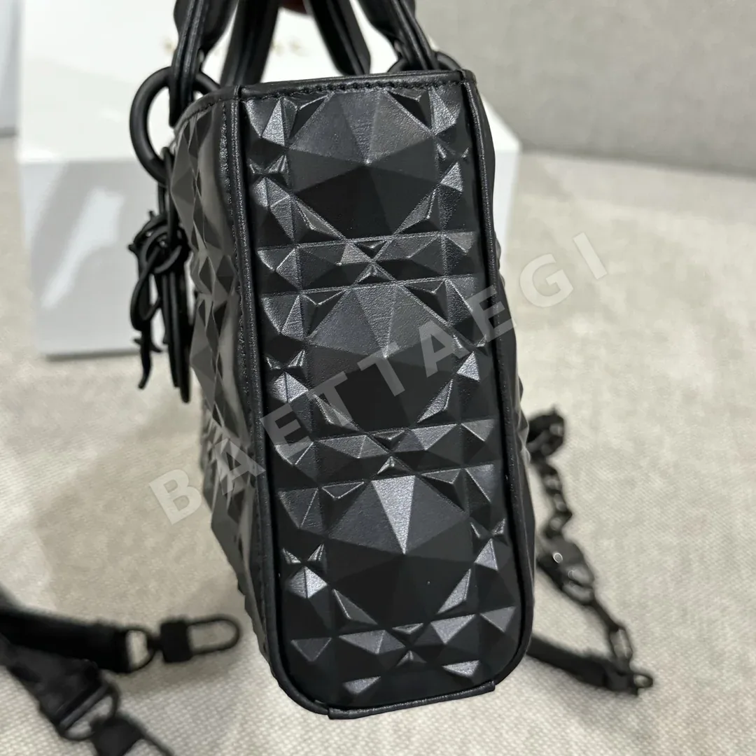 디올 라이코 26 다이아몬드 레이디백 상세 이미지 6