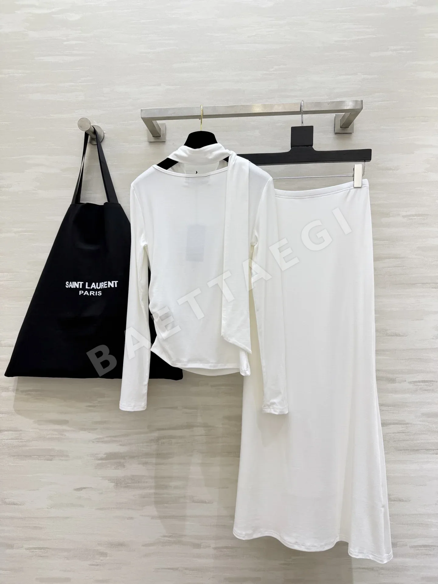 생로랑 홀터넥 리본 텐셀 코튼 여성 세트 상세 이미지 9