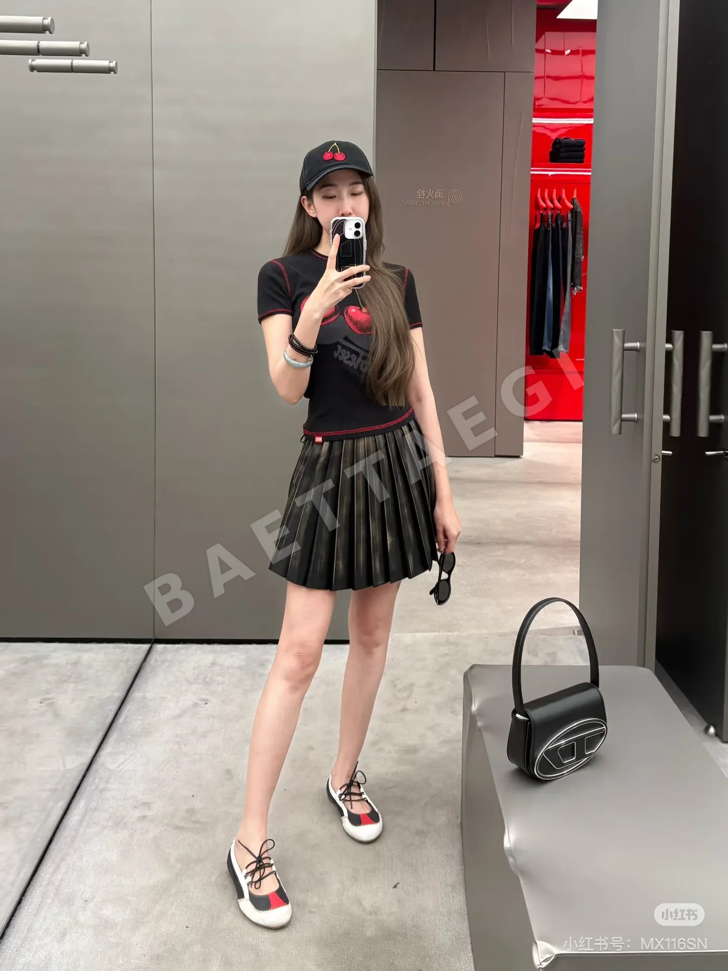 디젤 체리 프린트 여성 반팔 티셔츠 상세 이미지 6