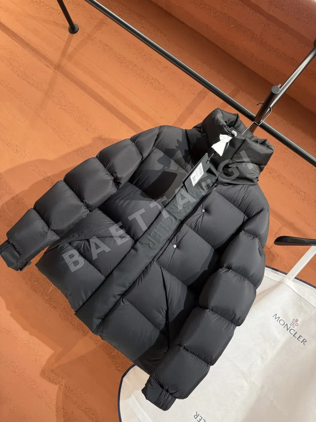 몽클레르 남성 패딩 점퍼 상세 이미지 2