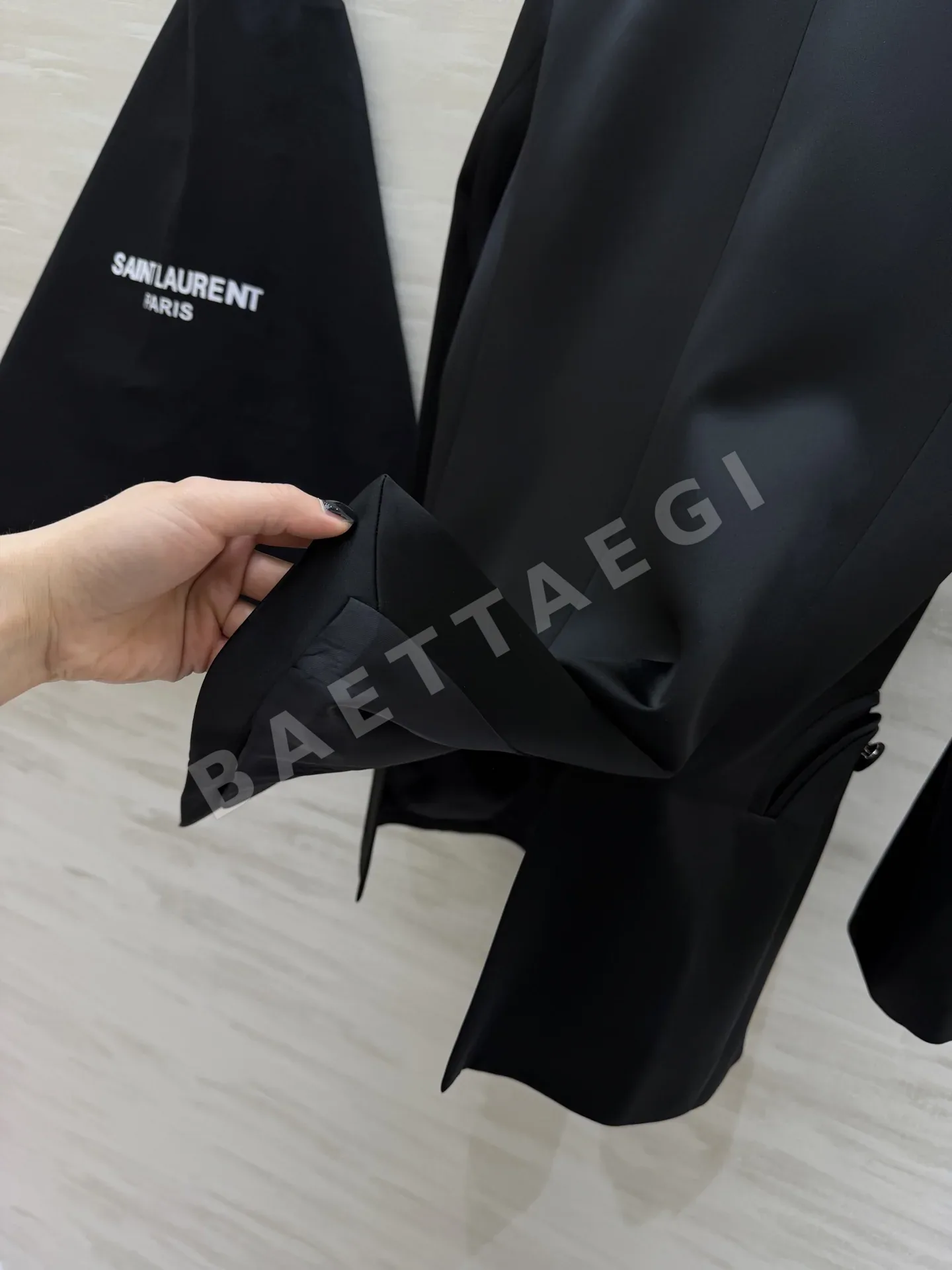 생로랑 아세테이트 새틴 더블 브레스티드 여성 자켓 상세 이미지 7