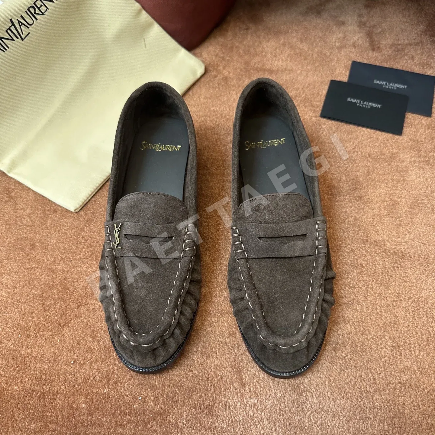 생로랑 YSL 앞코 덮인 뮬 로퍼 108296
