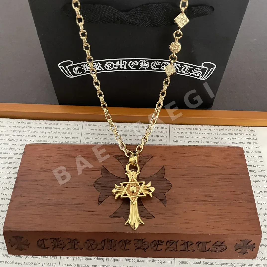크롬하츠 클래식 골드 다이스 레터 목걸이 126915