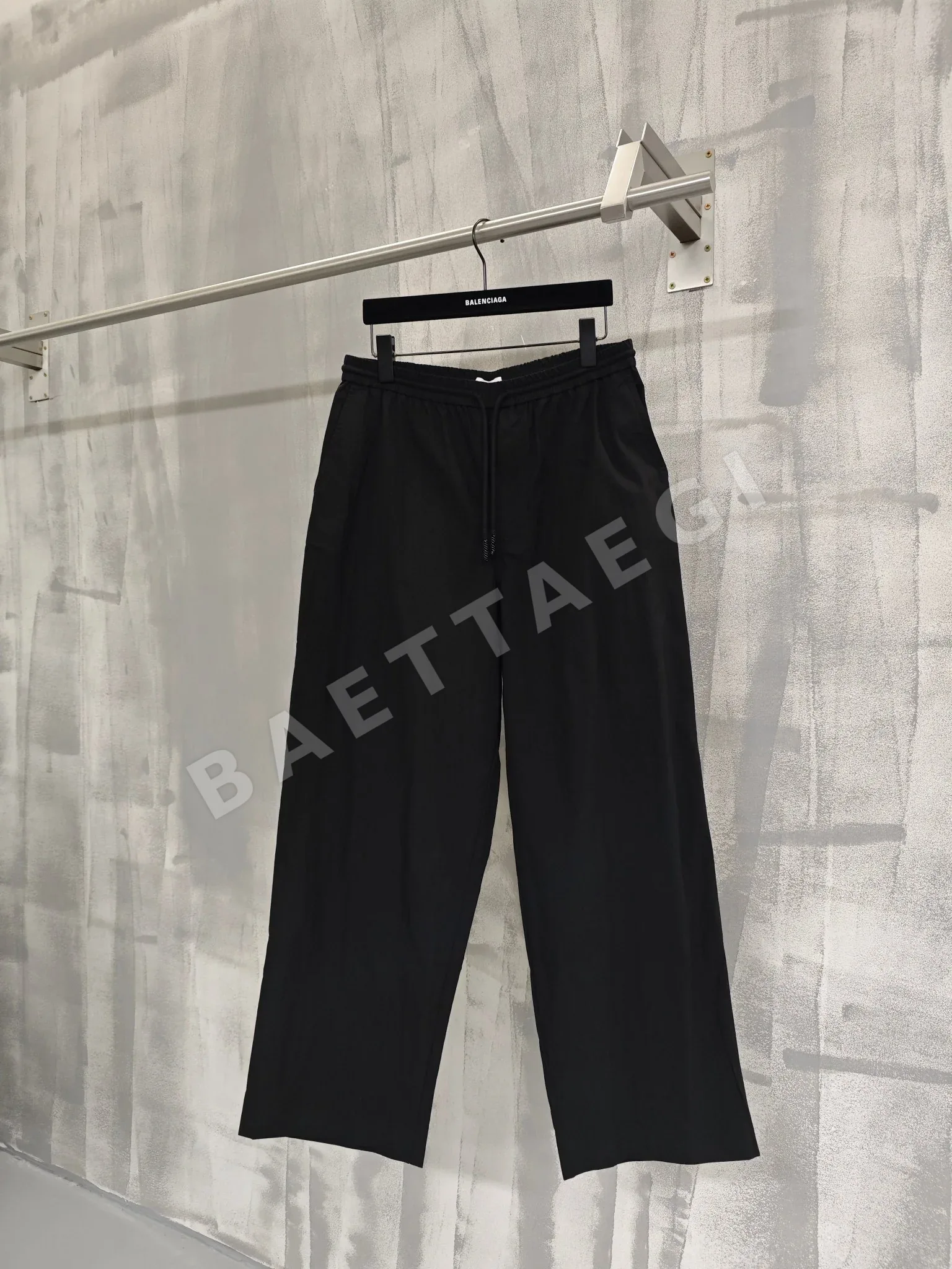 로에베 더블 L 자수 남성 바지 179164