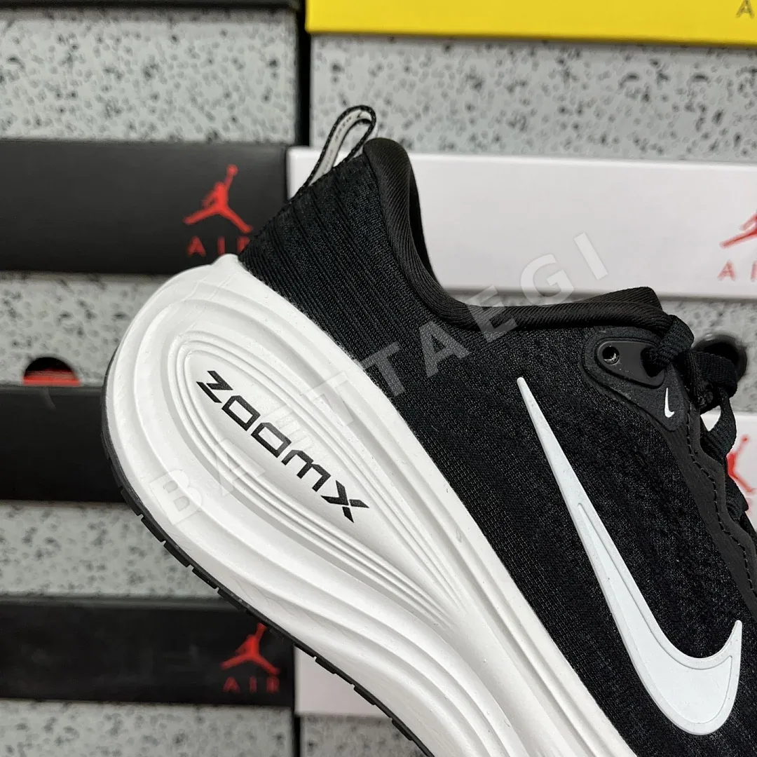 나이키 줌 보메로 18 IH3251-001 201117 Nike Zoom Vomero 18 상세 이미지 8
