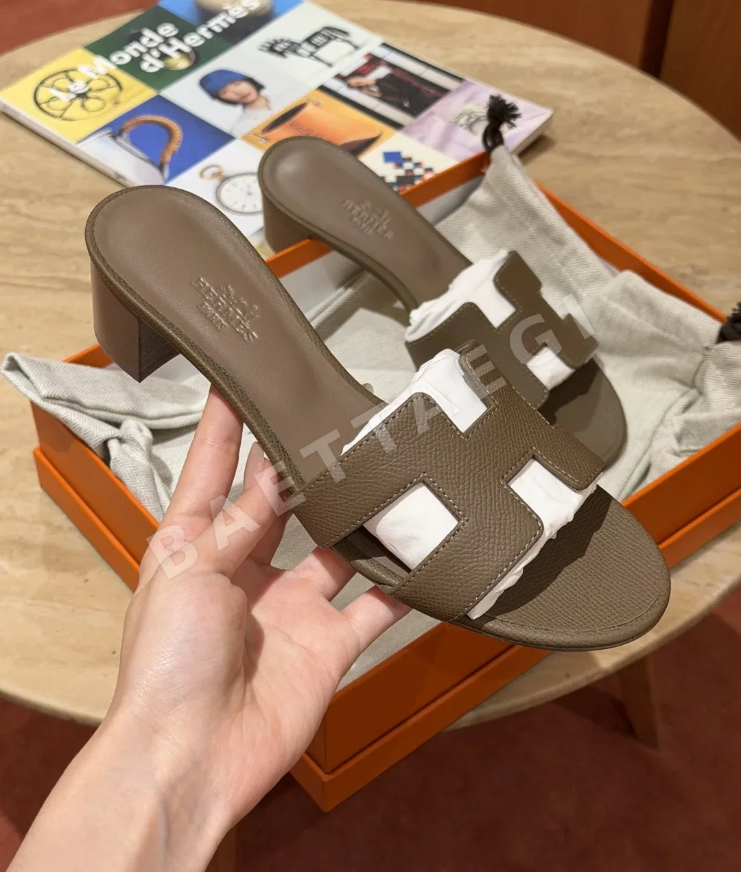 에르메스 오아시스 샌들 calfskin H 컷아웃 상세 이미지 1