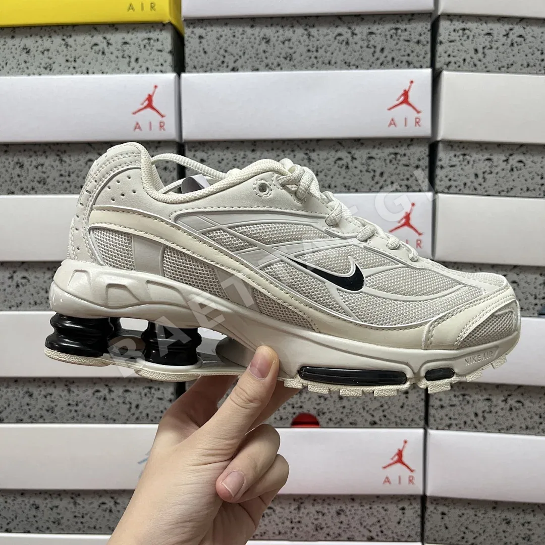 나이키 [WM] 샥스 II7635-002 201141 Nike Shox Ride 2 Light Bone Metallic Black 상세 이미지 6