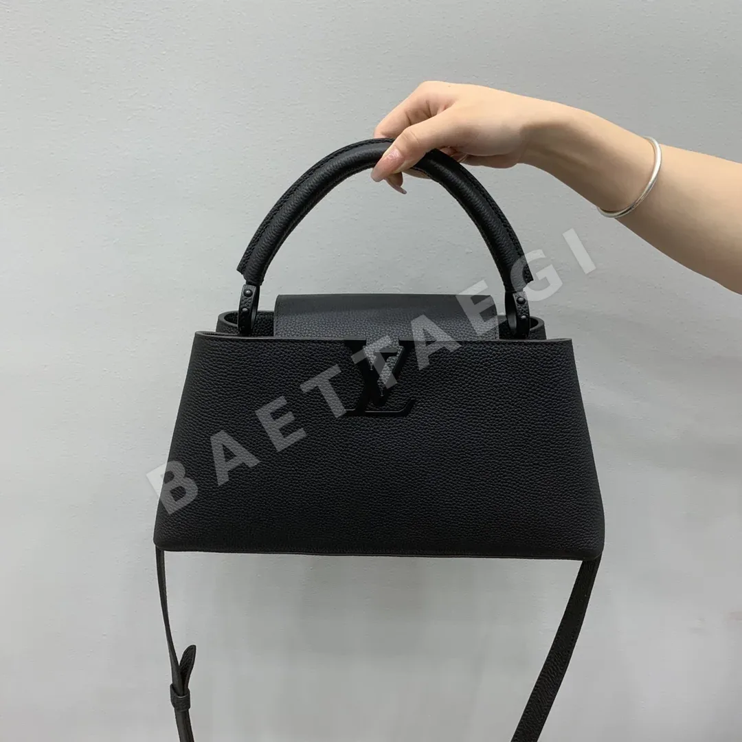 루이비통 M23947 가방