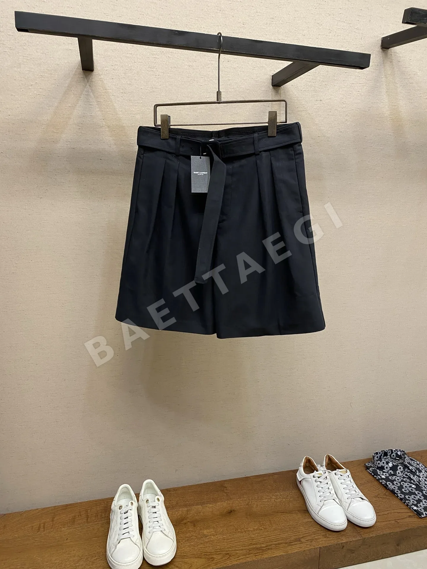 생로랑 코튼 루즈핏 남성 반바지 132365