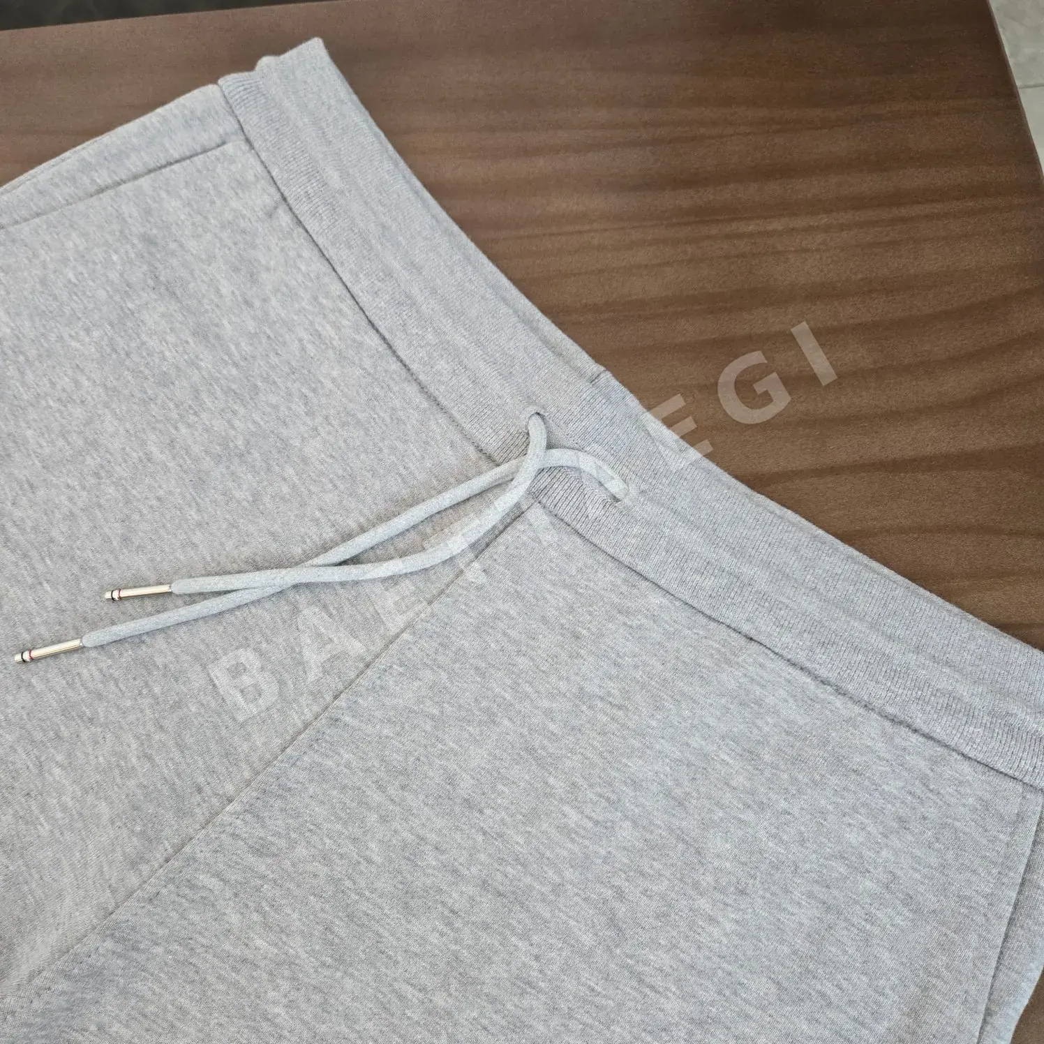 톰브라운 코튼 포켓 반바지 상세 이미지 3