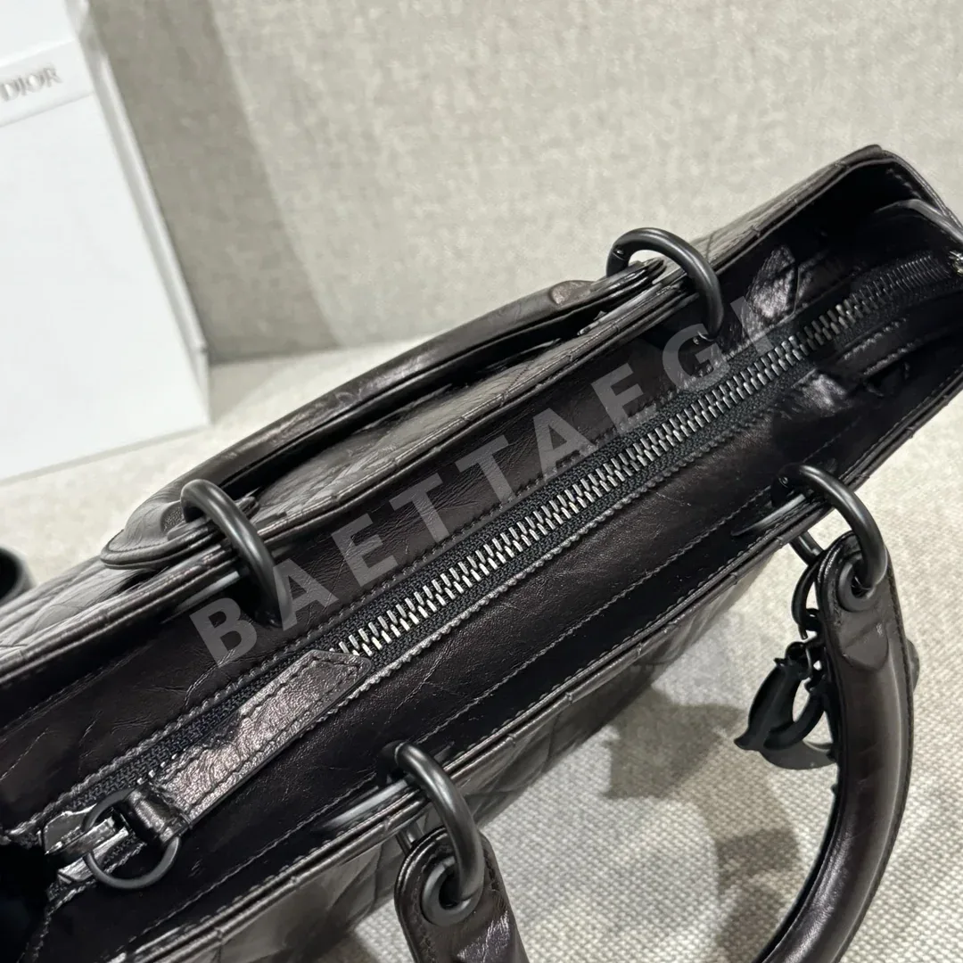 디올 플리츠 블랙 미디엄 가방 상세 이미지 7