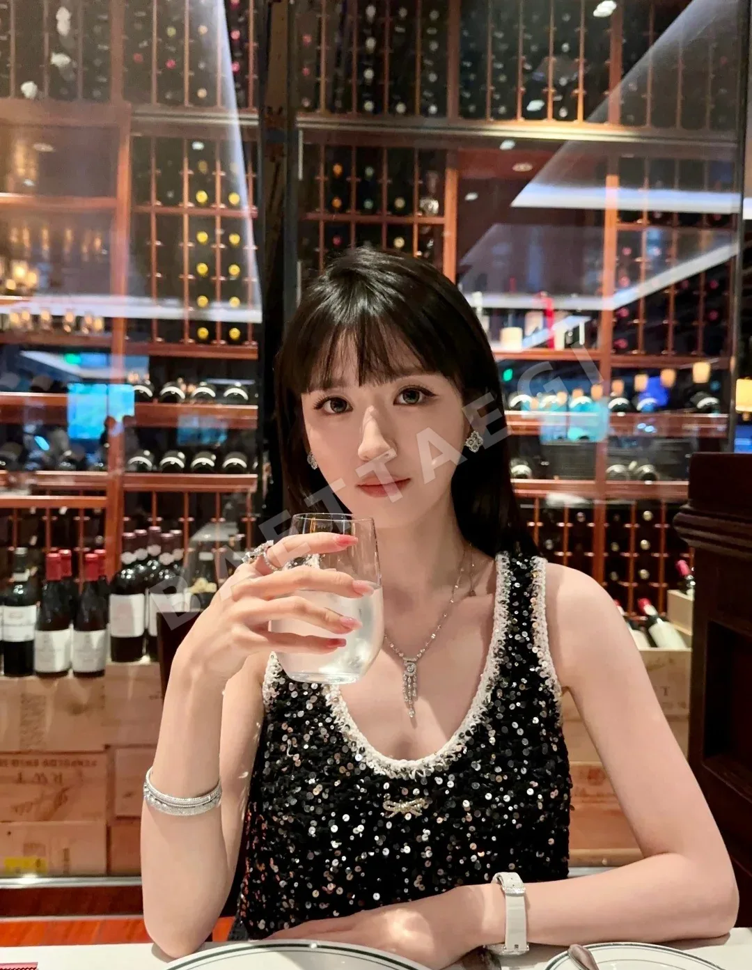 해리윈스턴 루프 다이아몬드 귀걸이 상세 이미지 2