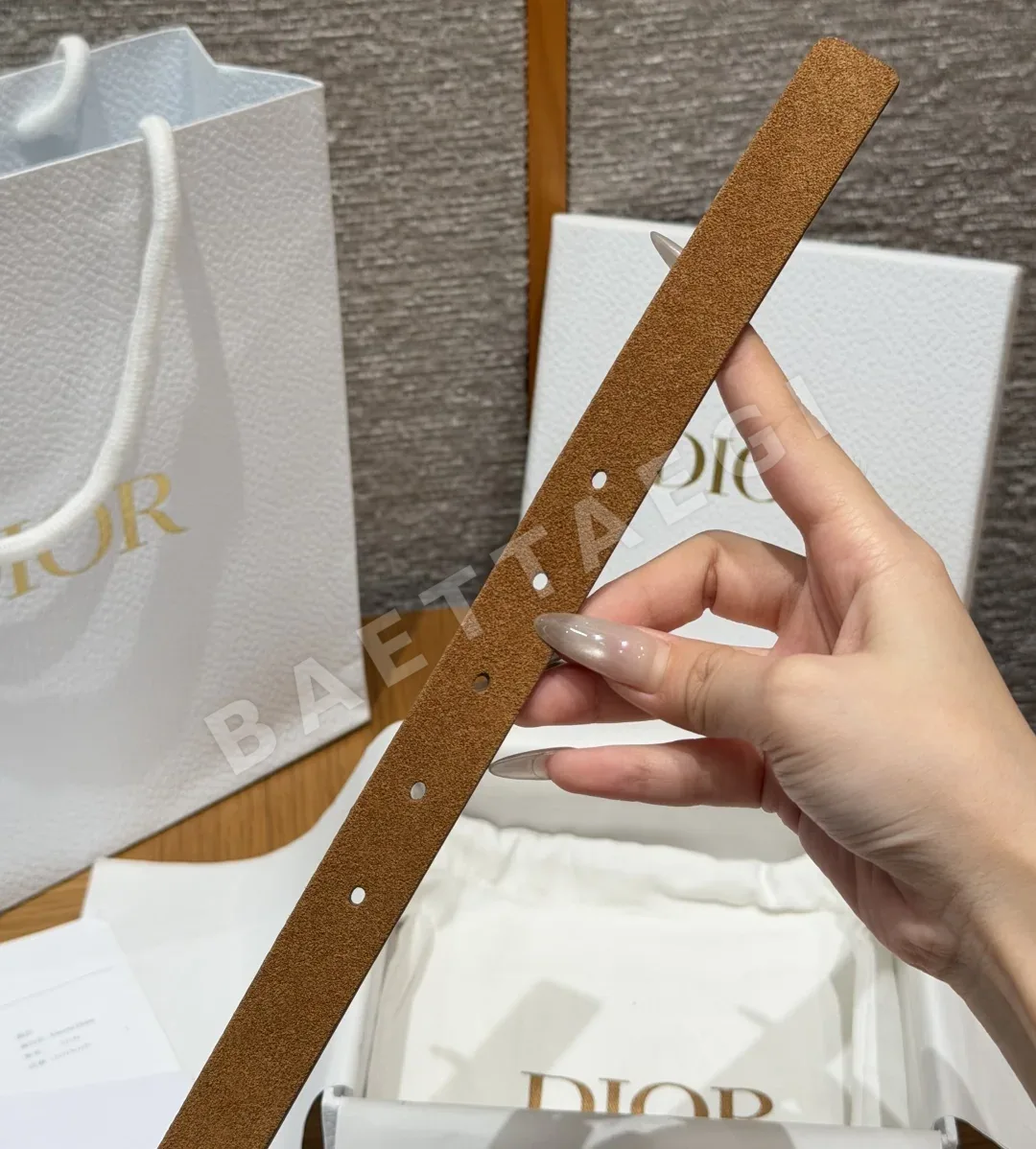 디올 다이아몬드 진주 장식 스웨이드 벨트 상세 이미지 9