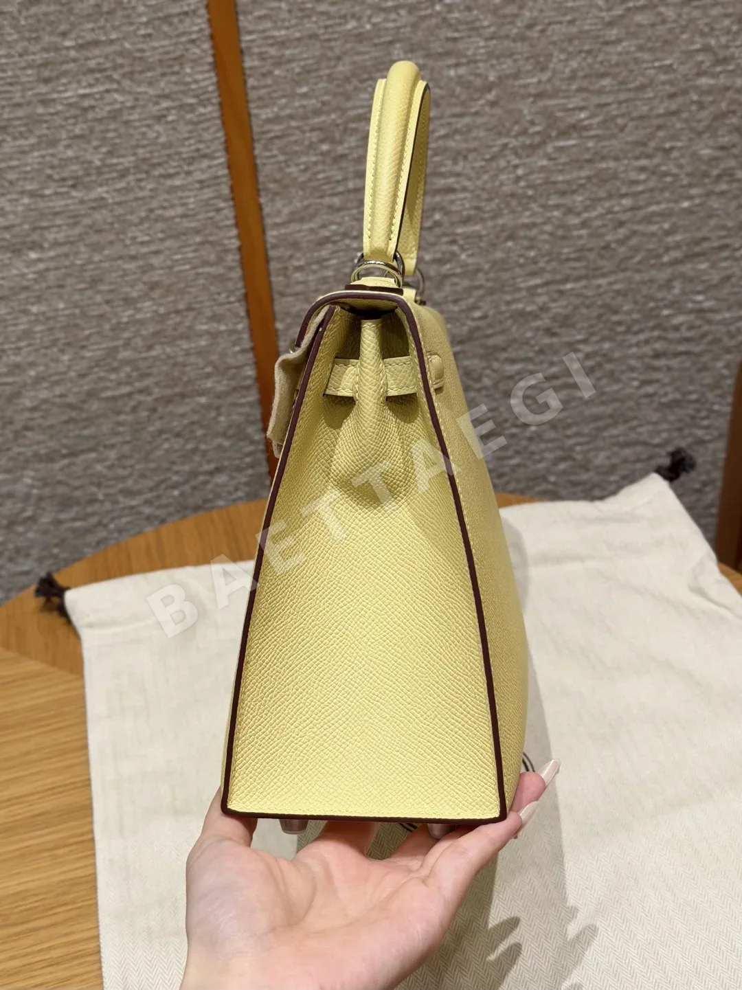 에르메스 켈리 병아리 노란색 가방 상세 이미지 4