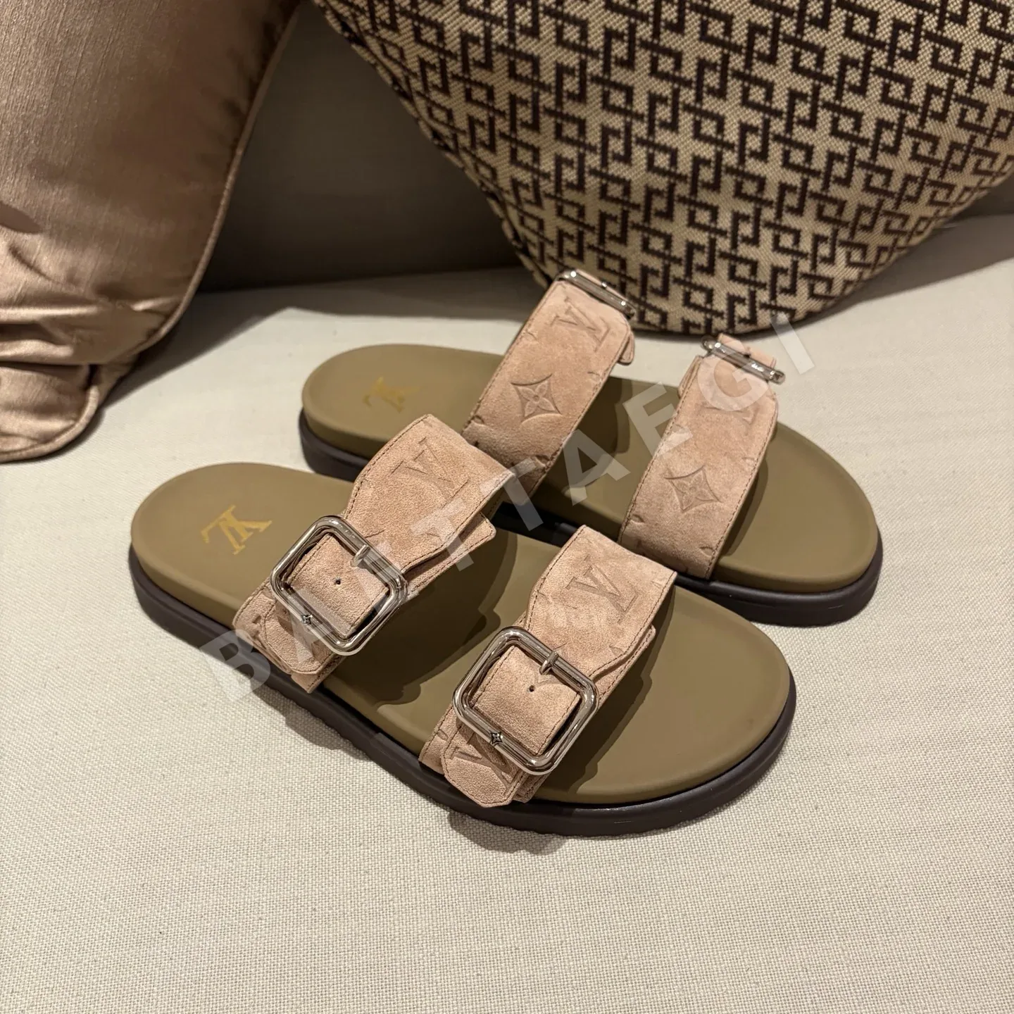 루이비통 더블 스트랩 슬리퍼 149085