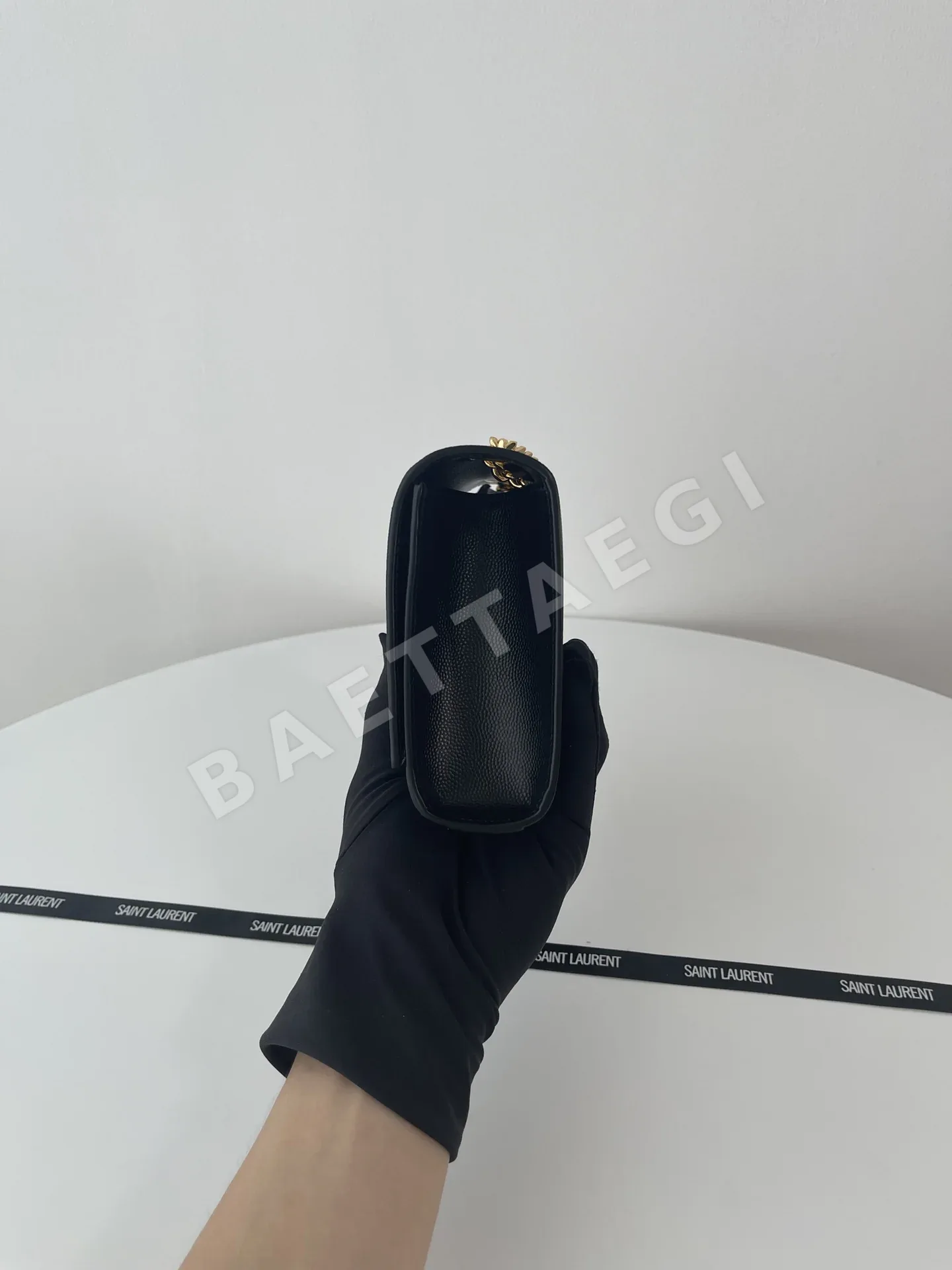 생로랑 케이트 스몰 블랙 골드 버클 가방 상세 이미지 8