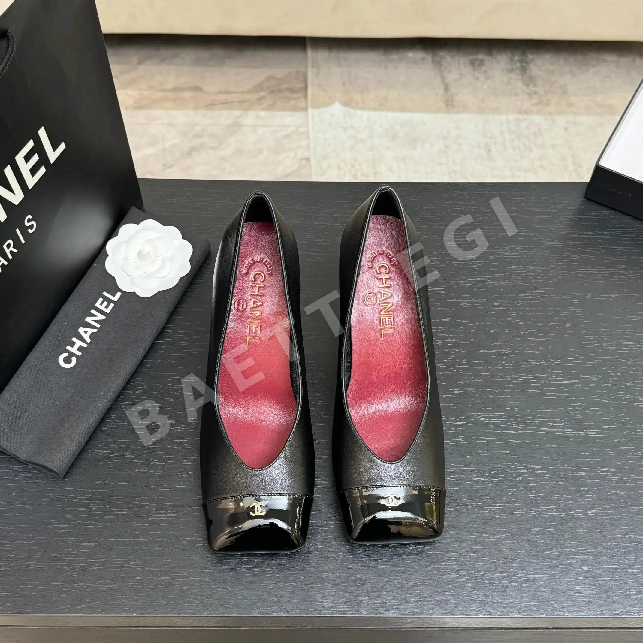 샤넬 더블 C 스티치 스퀘어토 여성 신발 98623