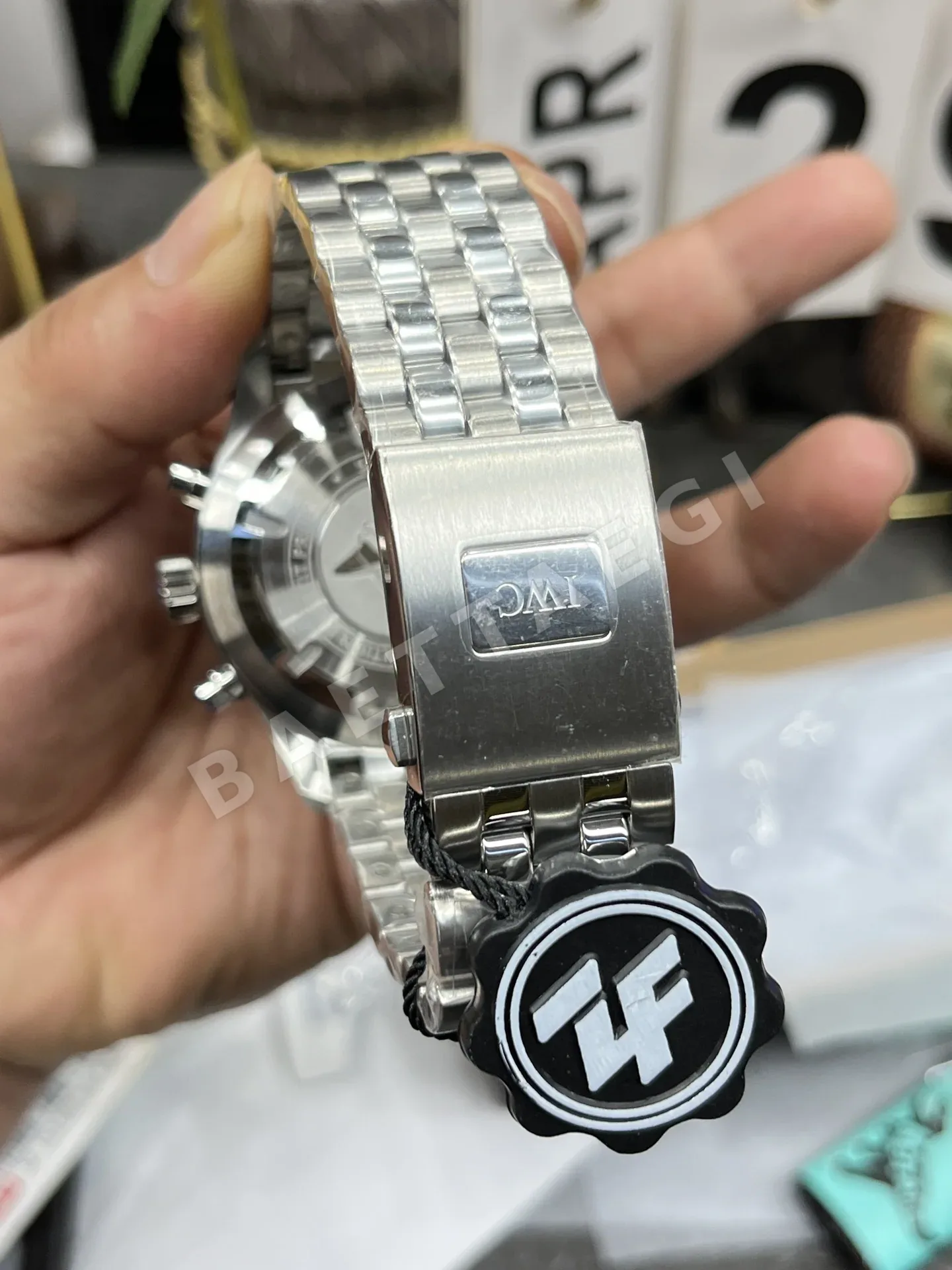IWC 파일럿 크로노그래프 시계 자동 무브먼트 상세 이미지 8