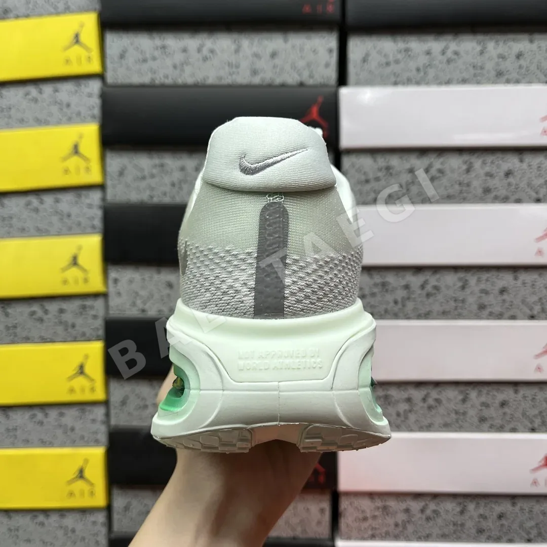 나이키 [CG] 보메로 프리미엄 HM5973-300 201990 Nike Vomero Premium Barely Green 상세 이미지 6