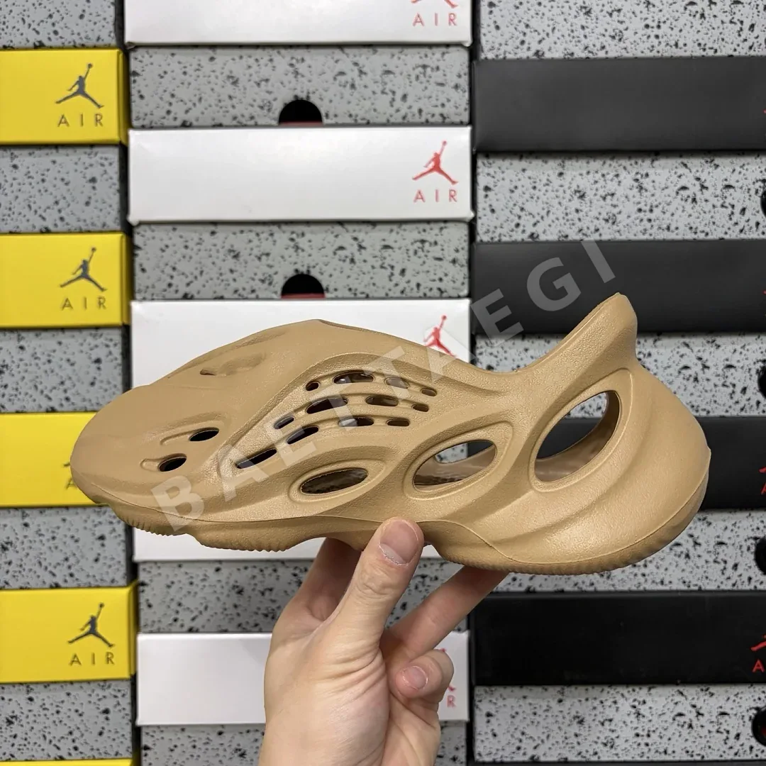 아디다스 [LW] 이지 폼 RNNR GW3354 200646 Adidas Yeezy Foam RNNR Ochre 상세 이미지 10