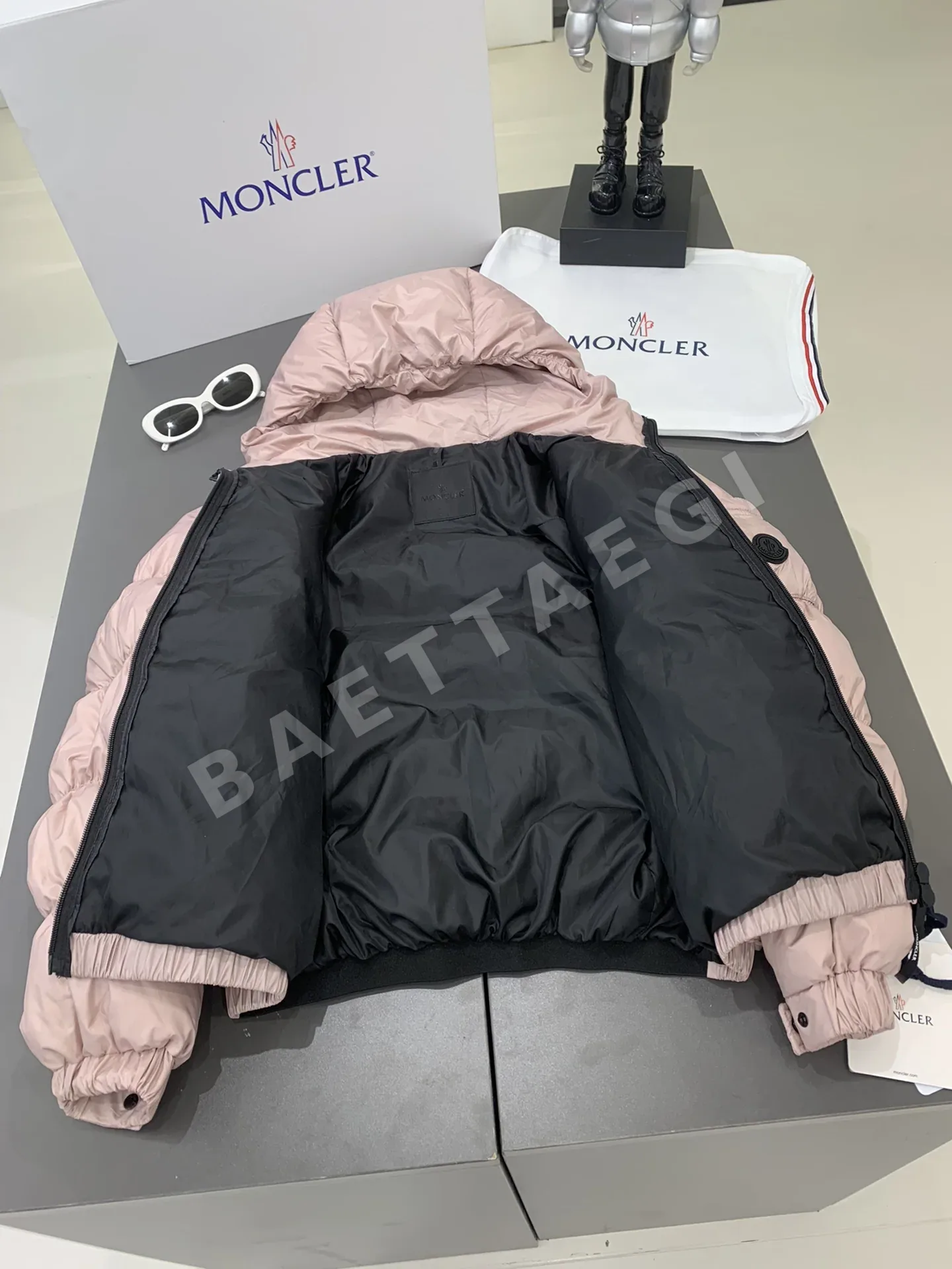 몽클레르 메돈트 쇼트 다운 자켓 상세 이미지 6