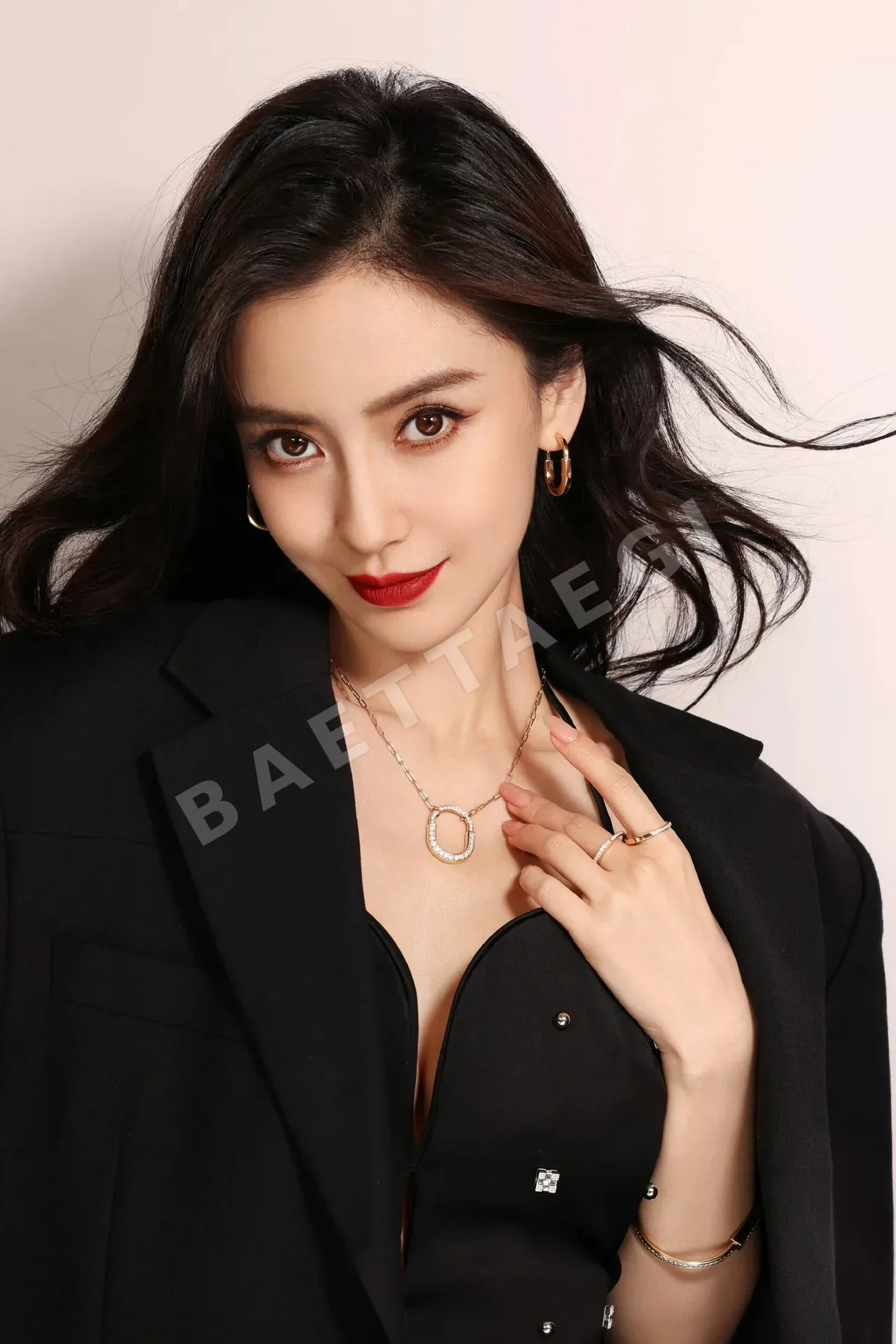 티파니 락 링 클래스프 체인 목걸이 18K 골드 다이아몬드 장식 상세 이미지 2
