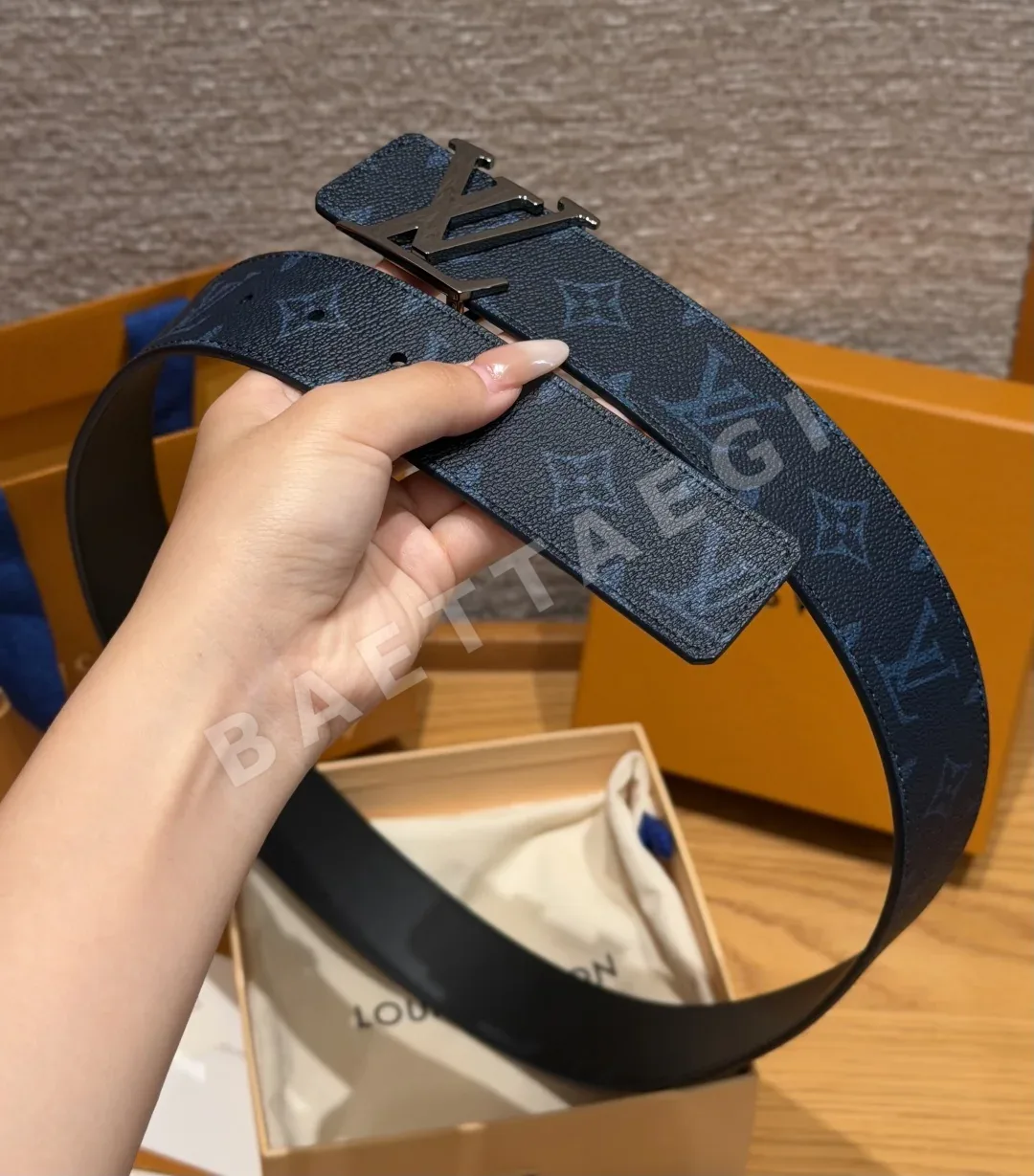 루이비통 이니셜 모노그램 40mm 리버시블 벨트 상세 이미지 3