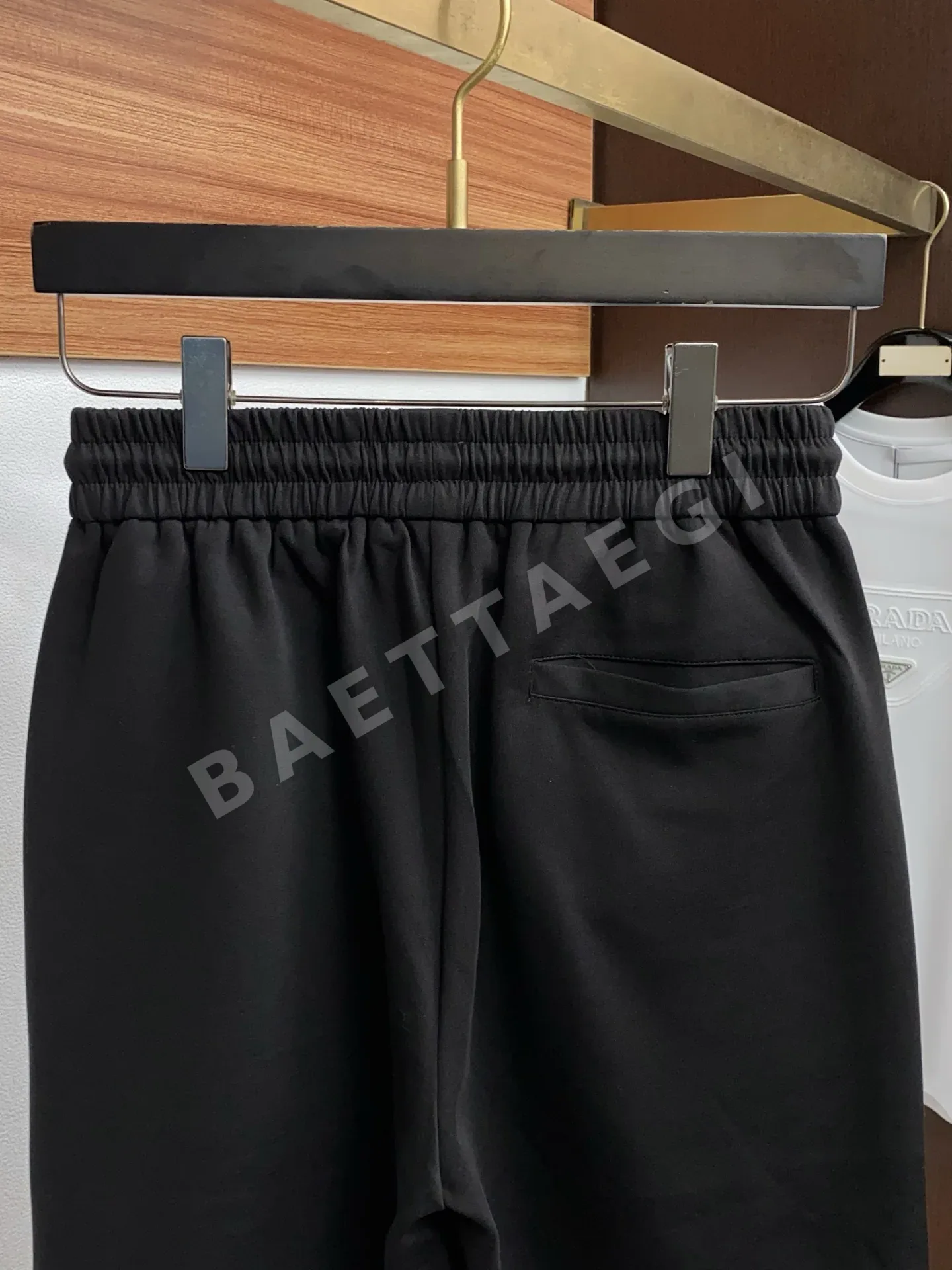 루이비통 오리지널 핏 남성 린넨 스트레치 반바지 상세 이미지 9