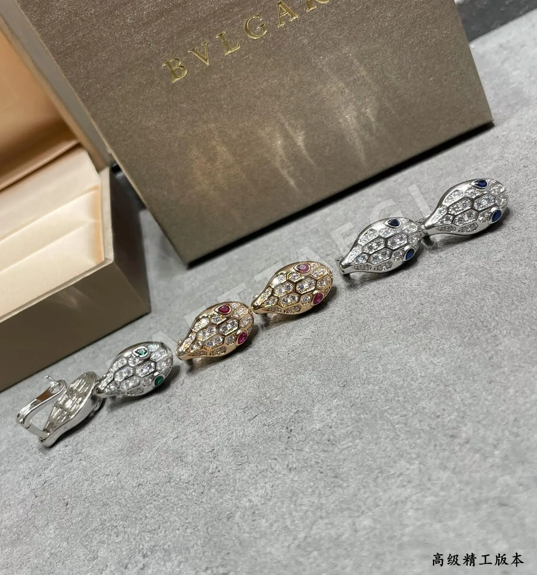 불가리 풀 다이아몬드 스네이크 귀걸이 상세 이미지 8
